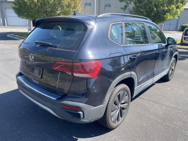 2022 Volkswagen Taos S photo 2