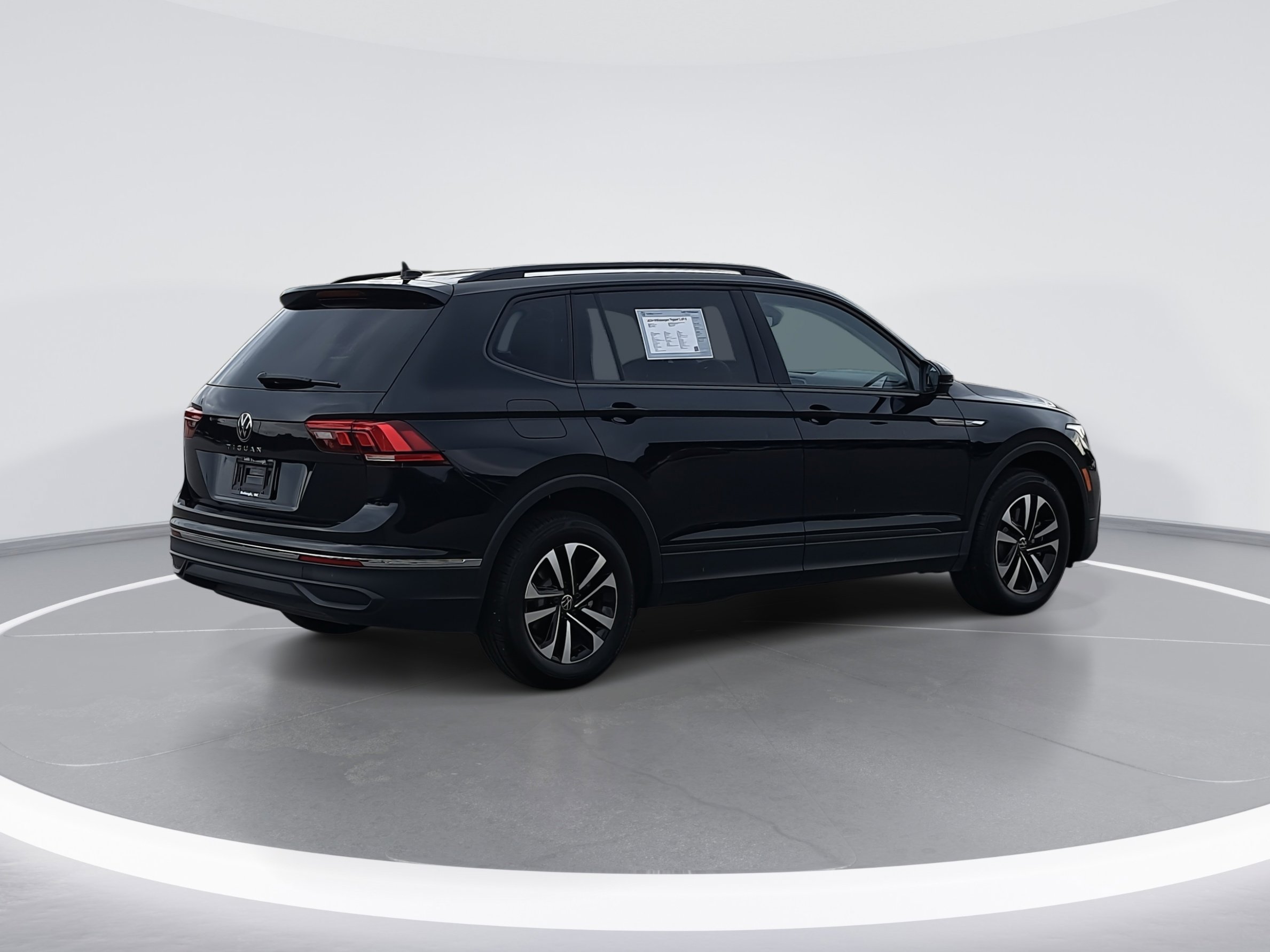 2024 Volkswagen Tiguan S photo 2