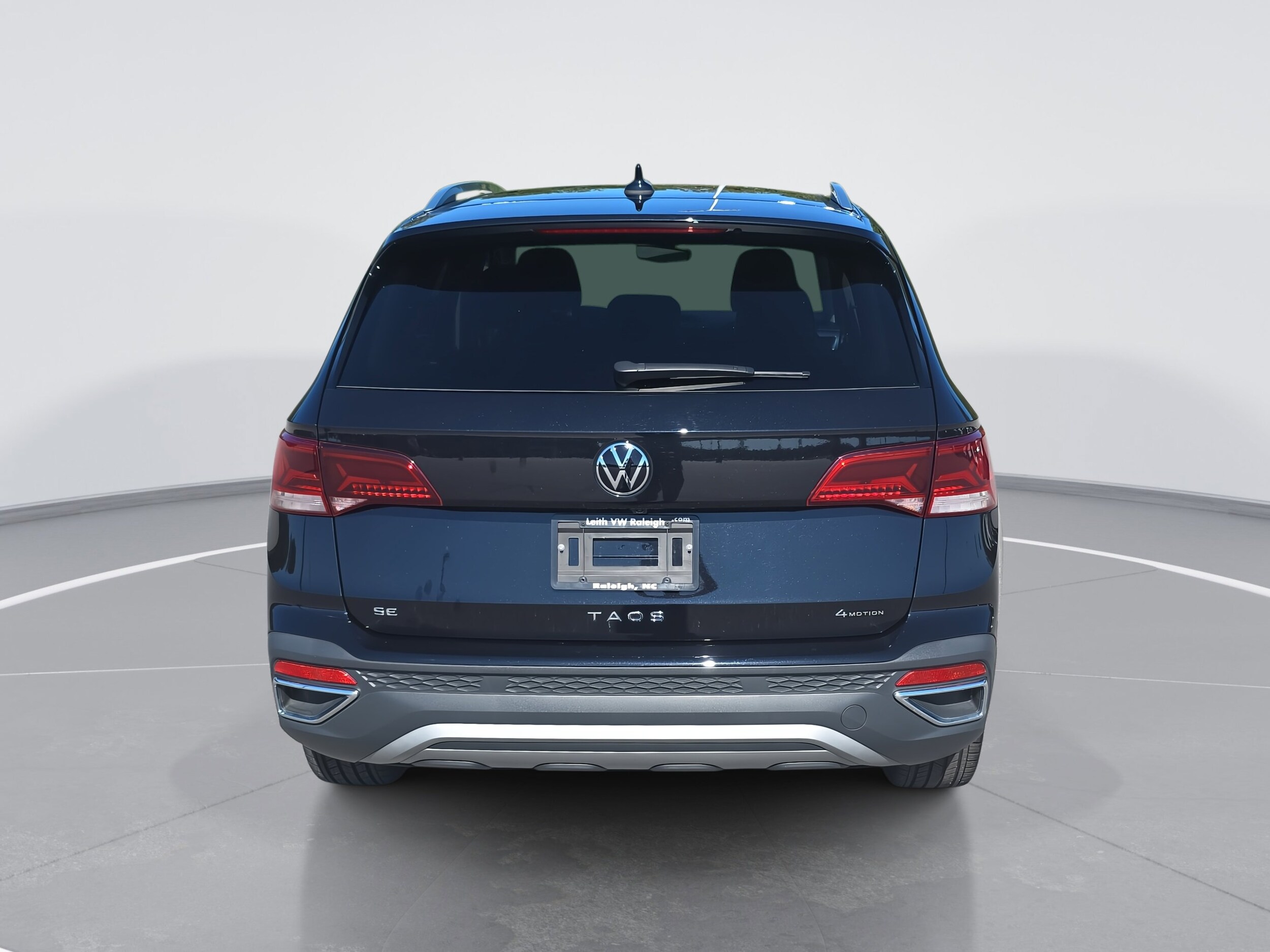 2024 Volkswagen Taos SE photo 2