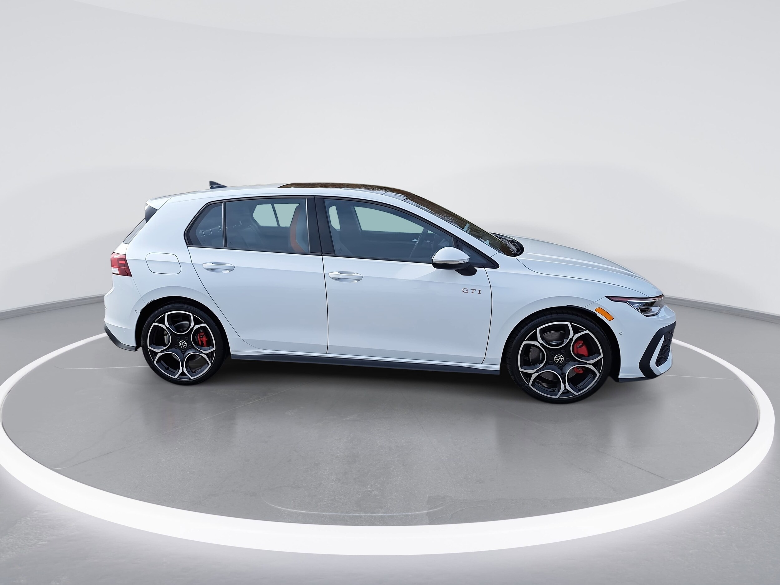 2026 Volkswagen Golf GTI Autobahn photo 2