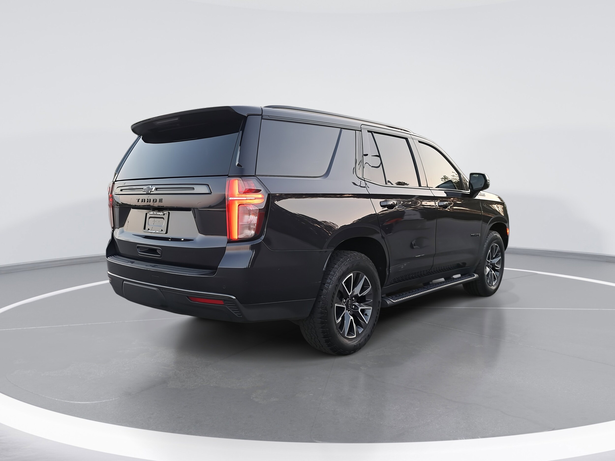 2022 Chevrolet Tahoe Z71 photo 2