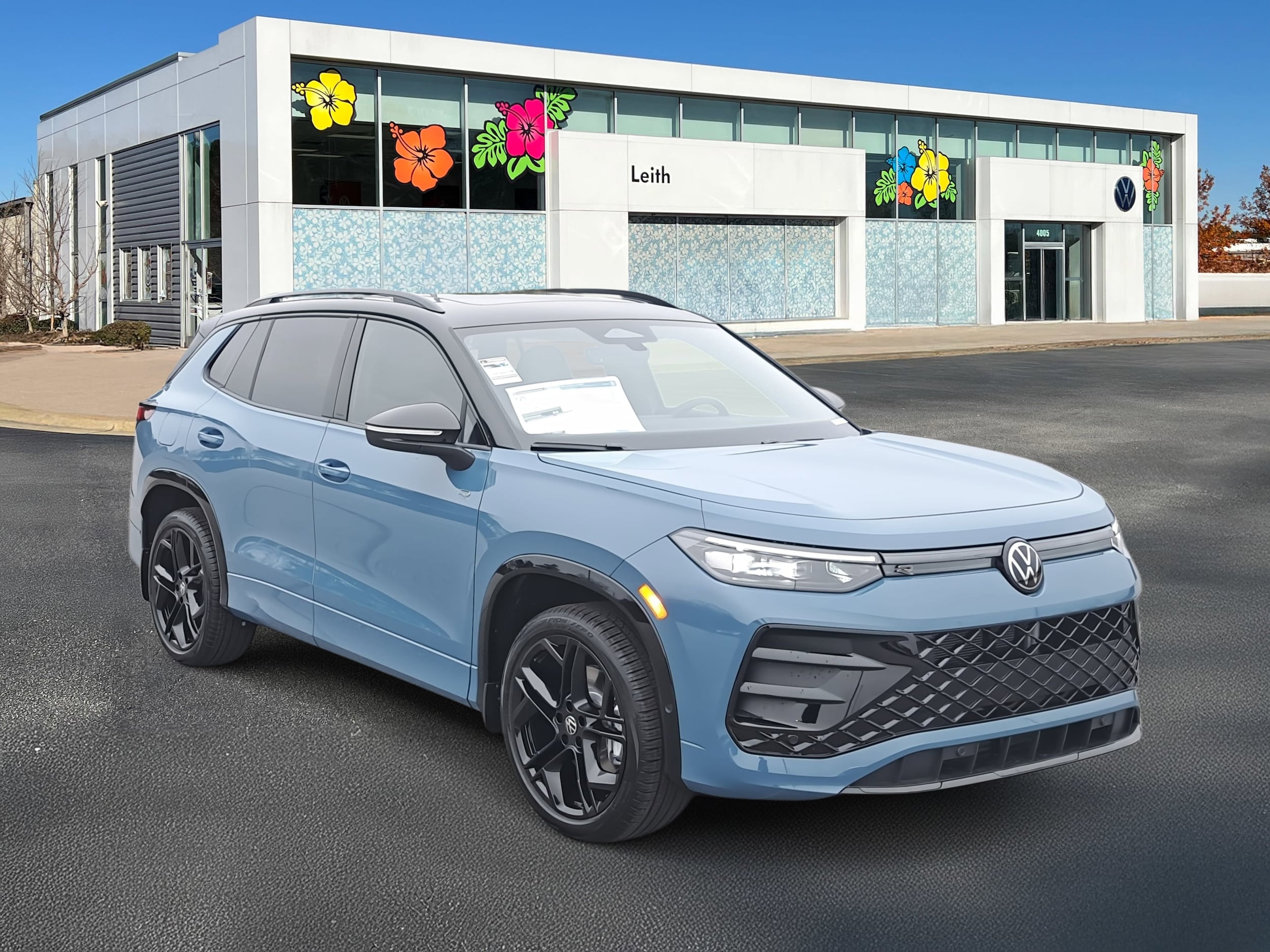 2026 Volkswagen Tiguan SE R-LINE BLACK's photo