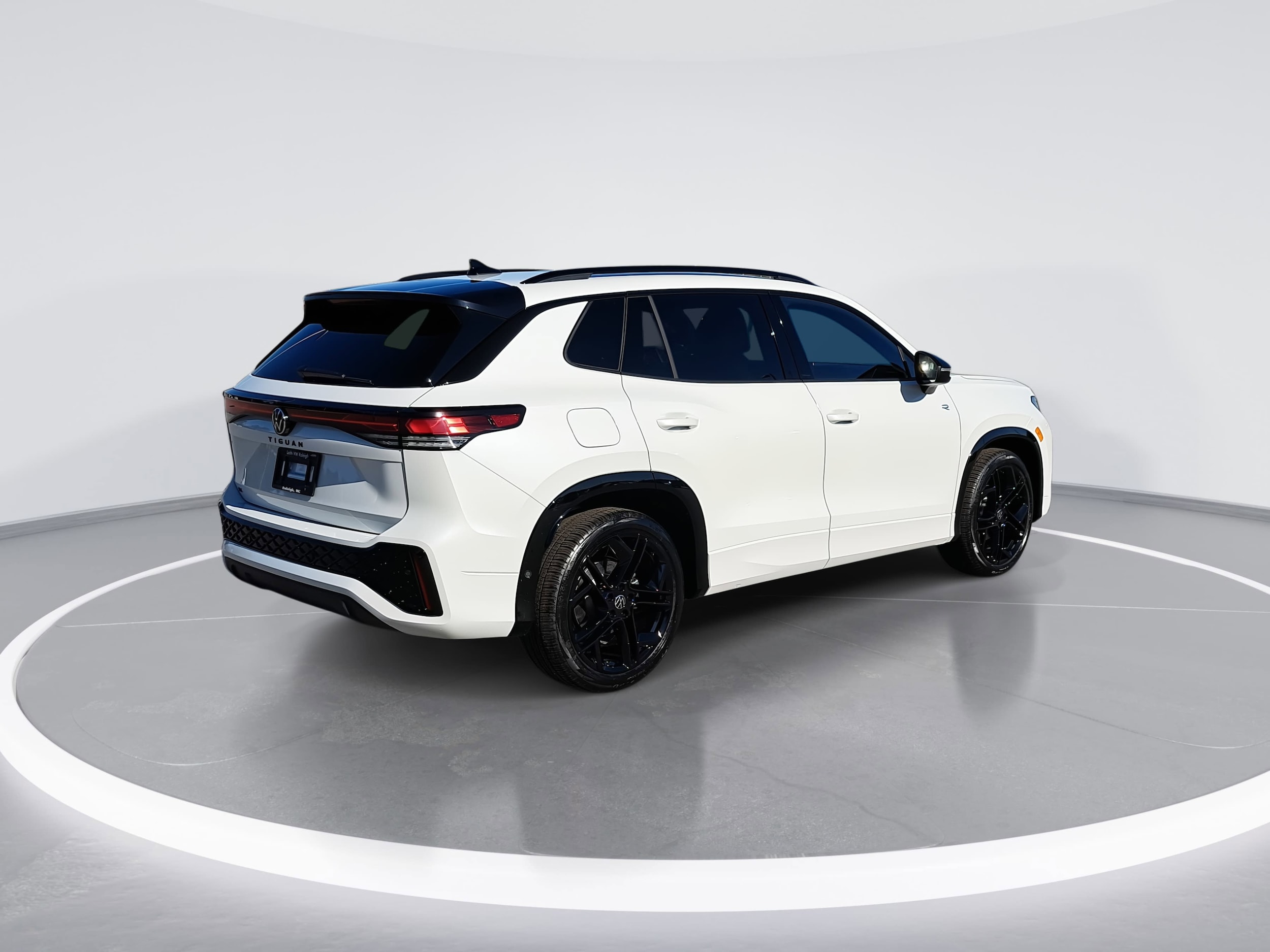 Volkswagen Tiguan ホワイト SUV 2022 Tiguan | Volkswagen Raleigh NC | Leith VW