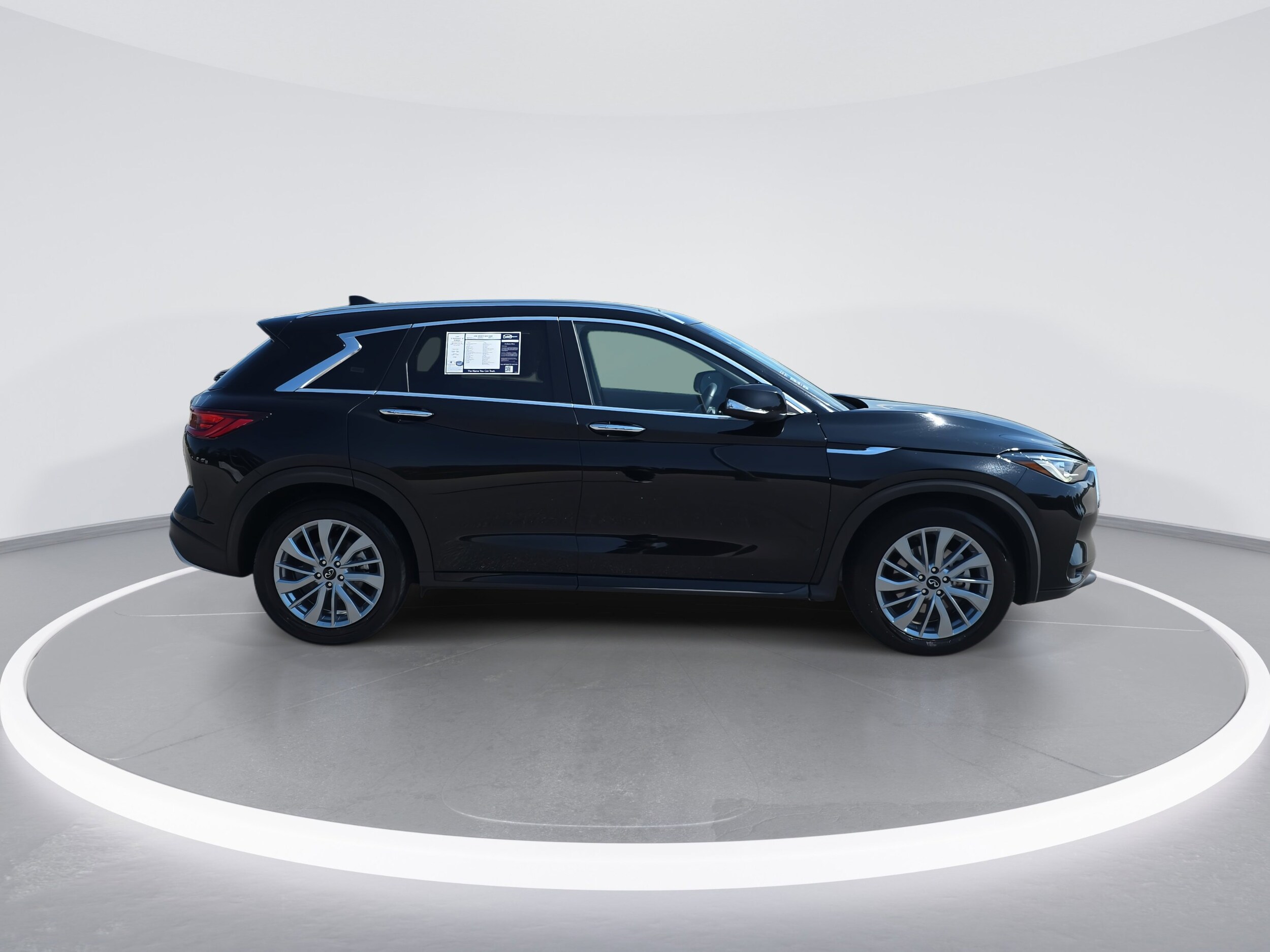 2024 Infiniti QX50 Luxe photo 2