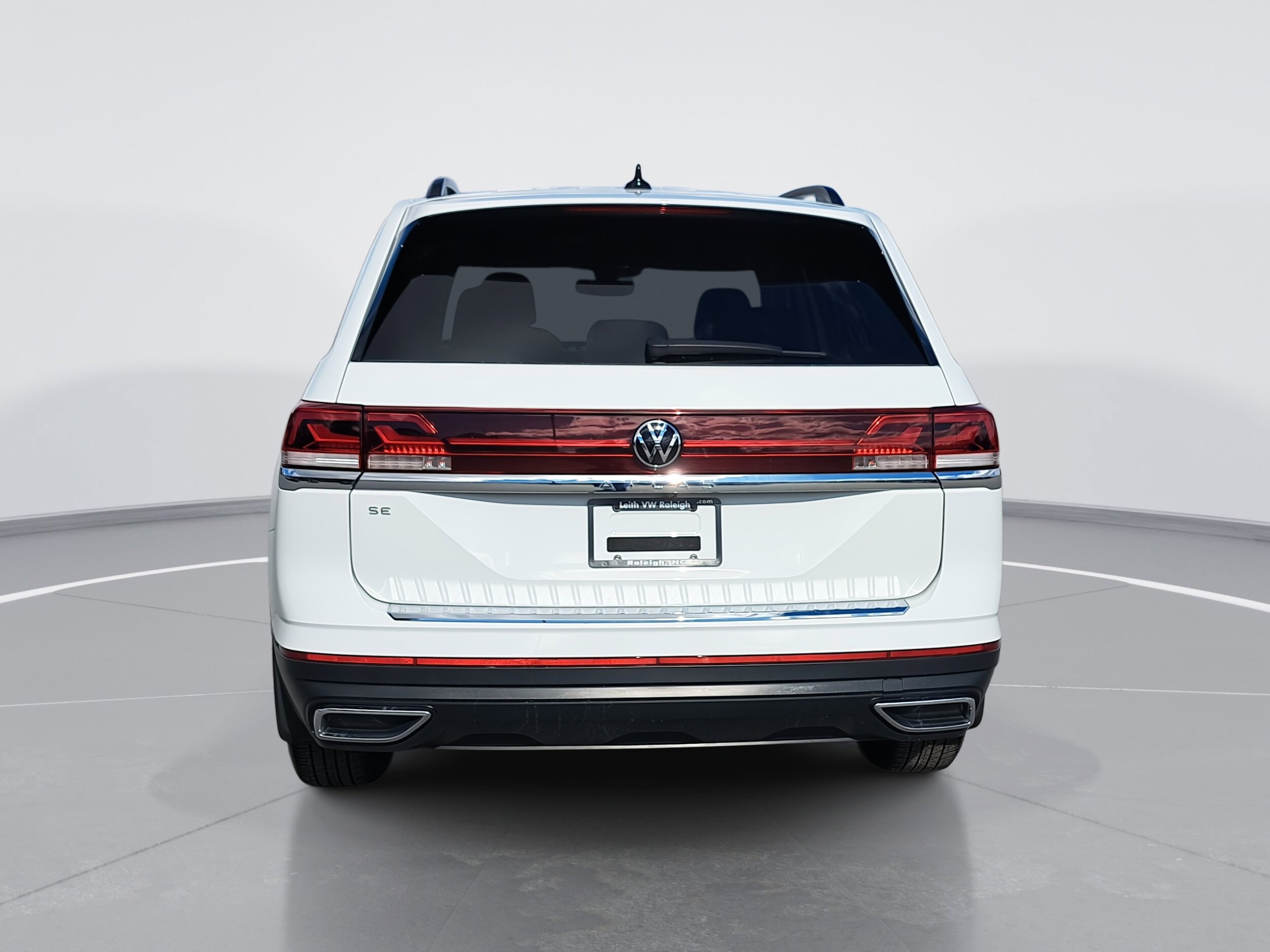2025 Volkswagen Atlas SE photo 3