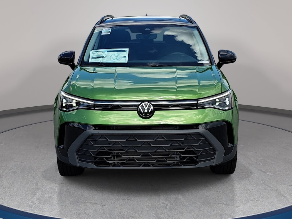 New 2026 Volkswagen Taos 1.5T SE Black SUV