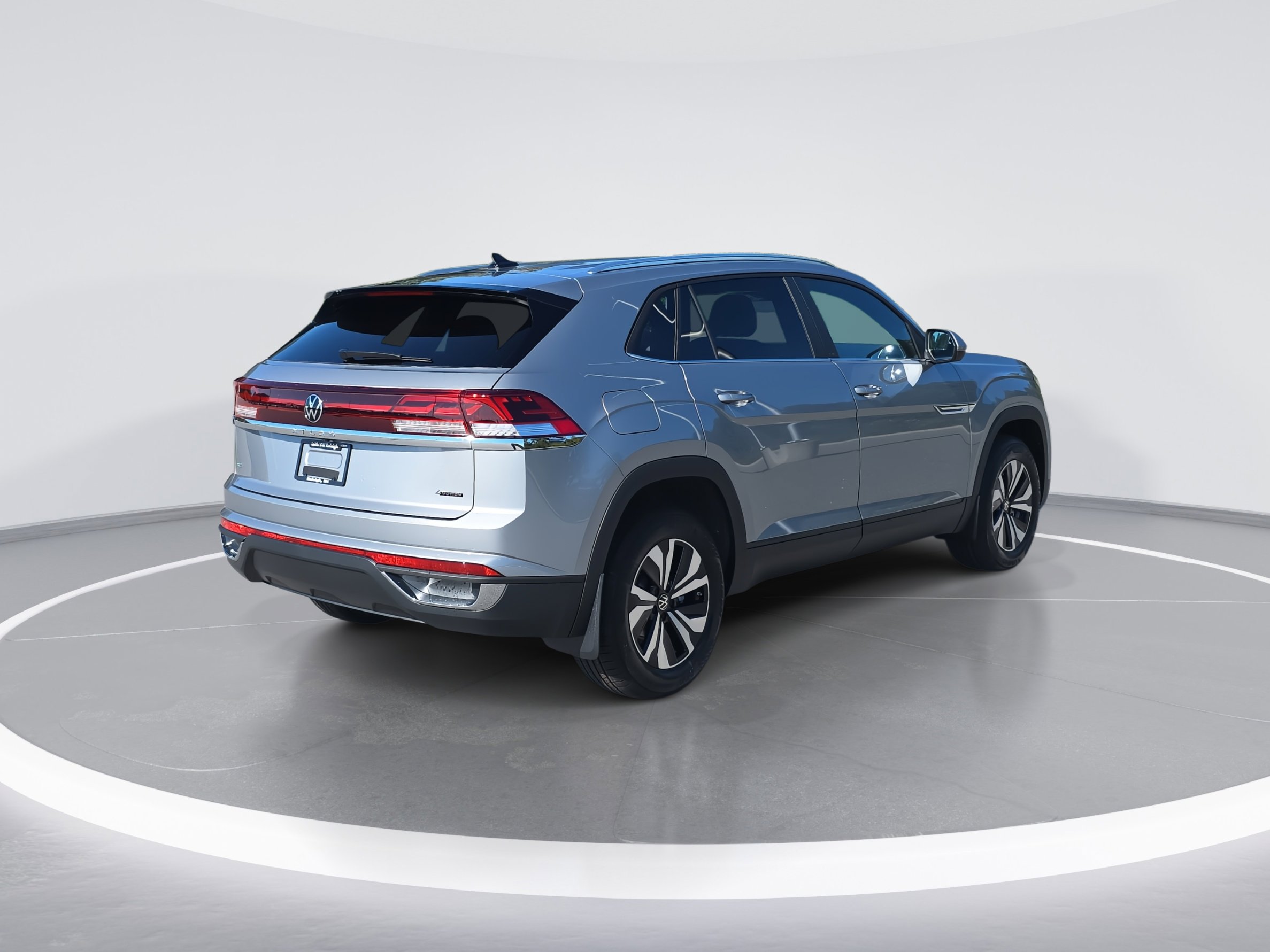 2026 Volkswagen Atlas Cross Sport SE photo 2