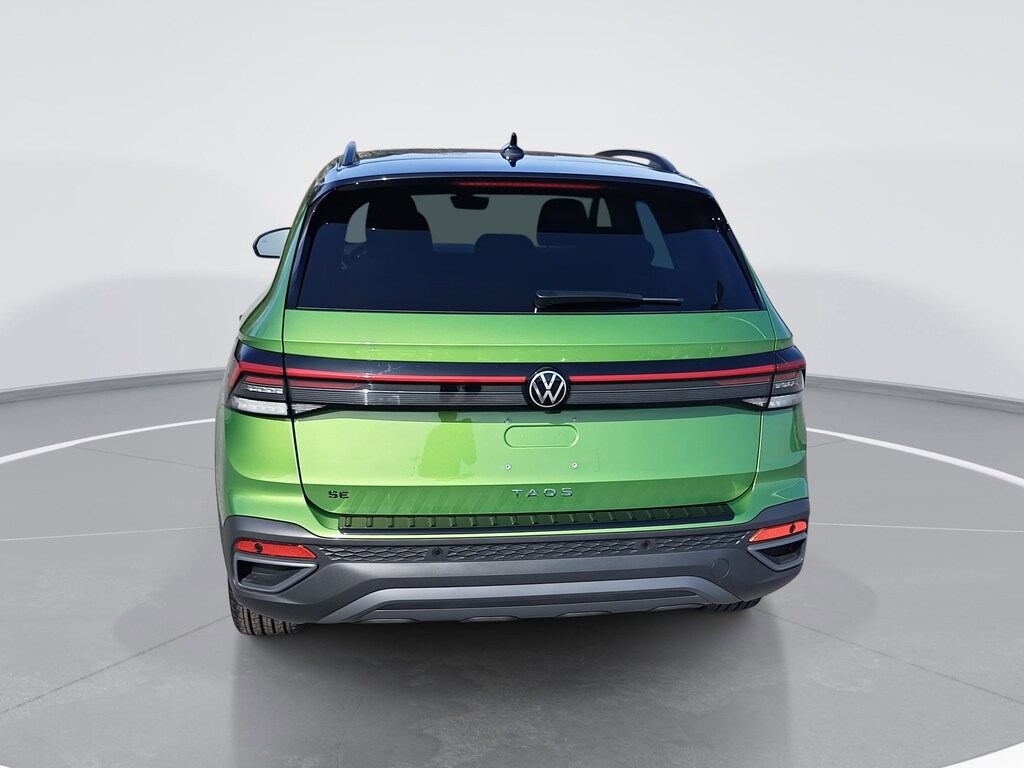 New 2026 Volkswagen Taos 1.5T SE Black SUV