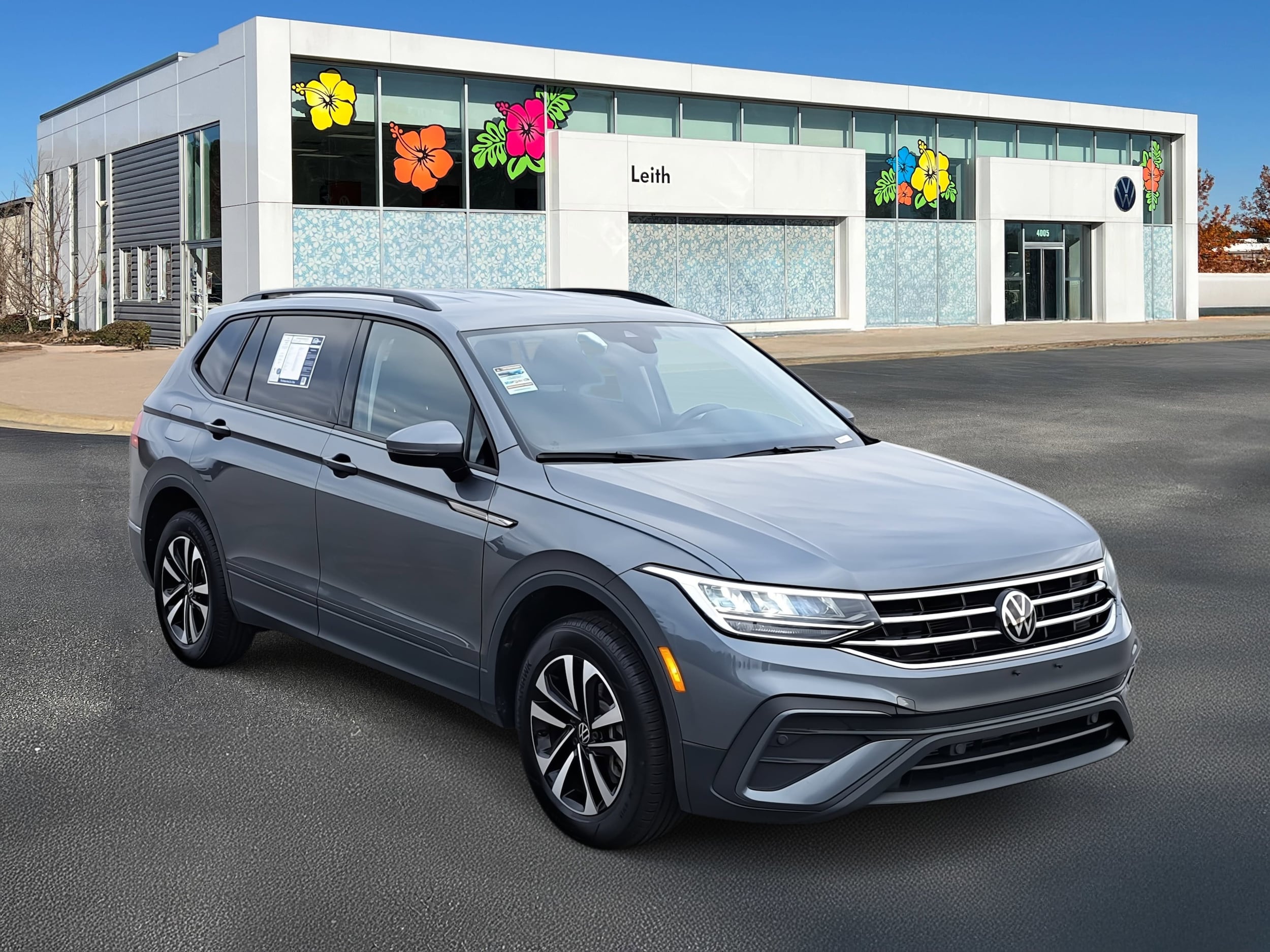 2024 Volkswagen Tiguan S's photo
