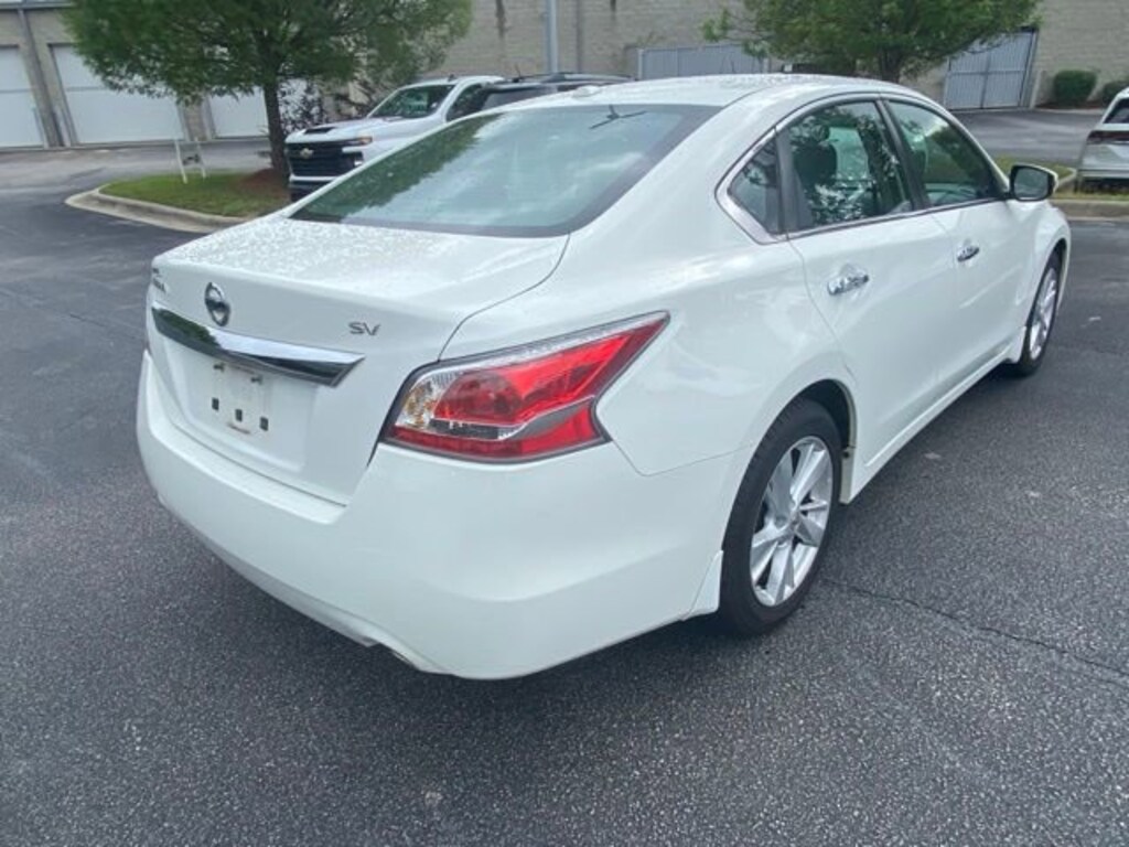 Used 2015 Nissan Altima 2.5 SV Sedan