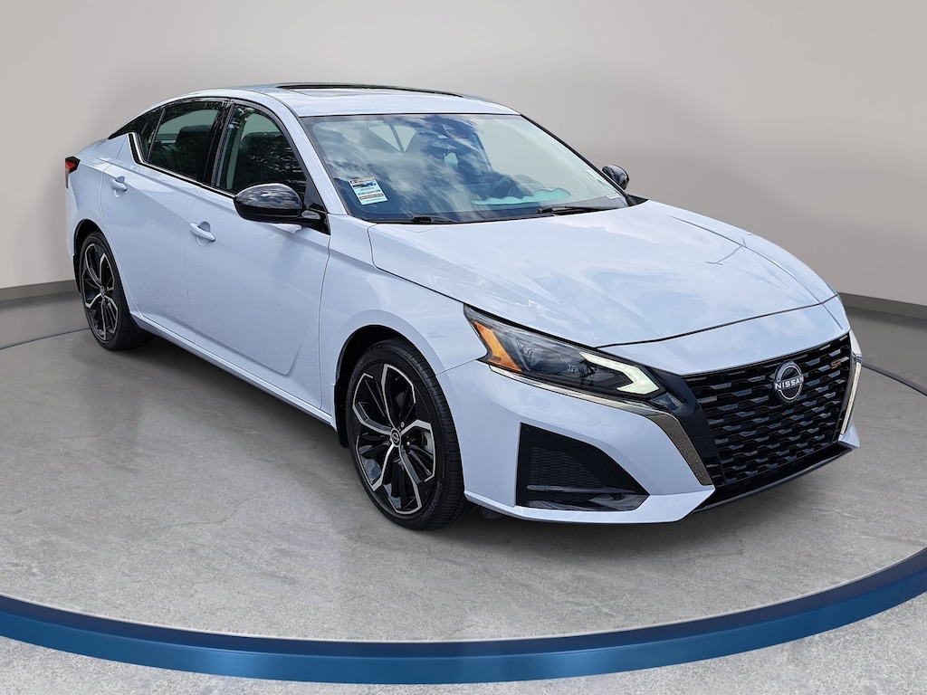 Used 2025 Nissan Altima SR Sedan