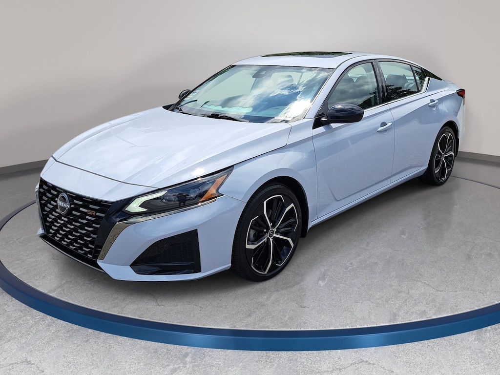 Used 2025 Nissan Altima SR Sedan