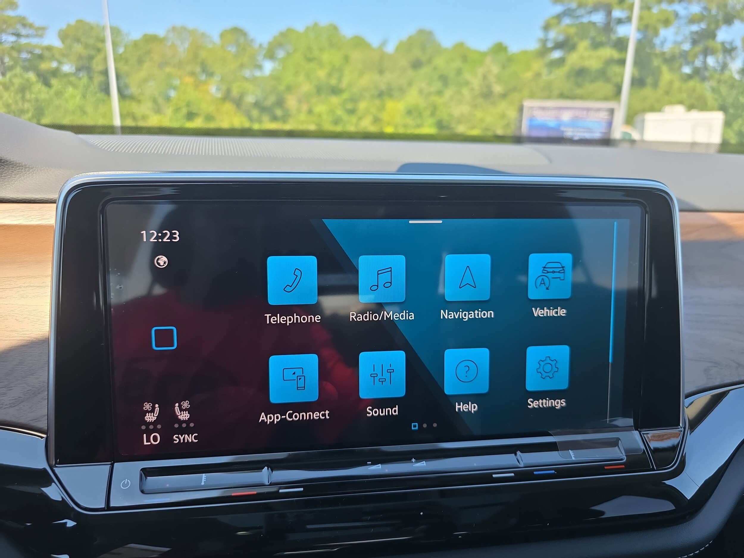 2026 Volkswagen Atlas SE w/Tech - Photo 19