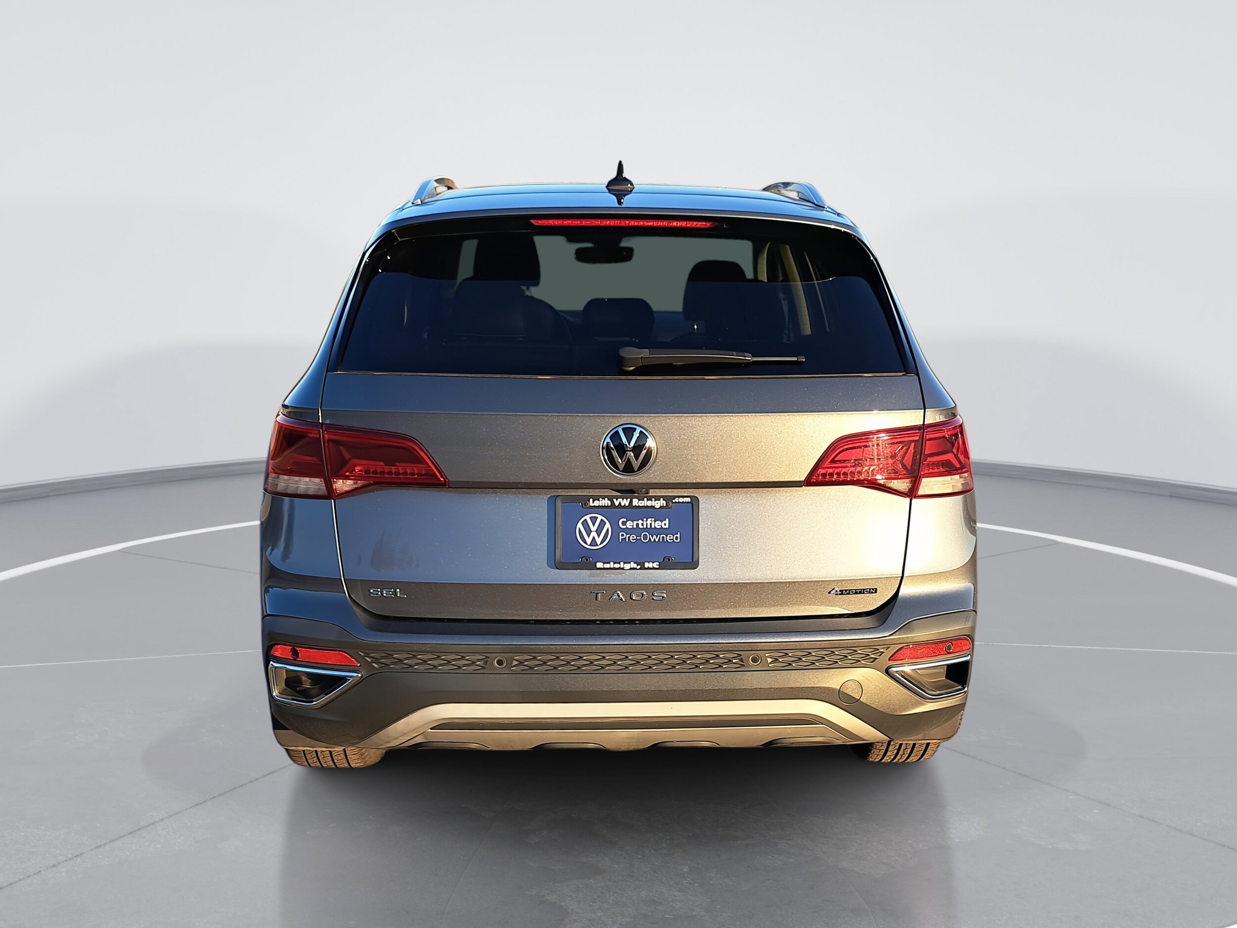 2022 Volkswagen Taos SEL photo 4