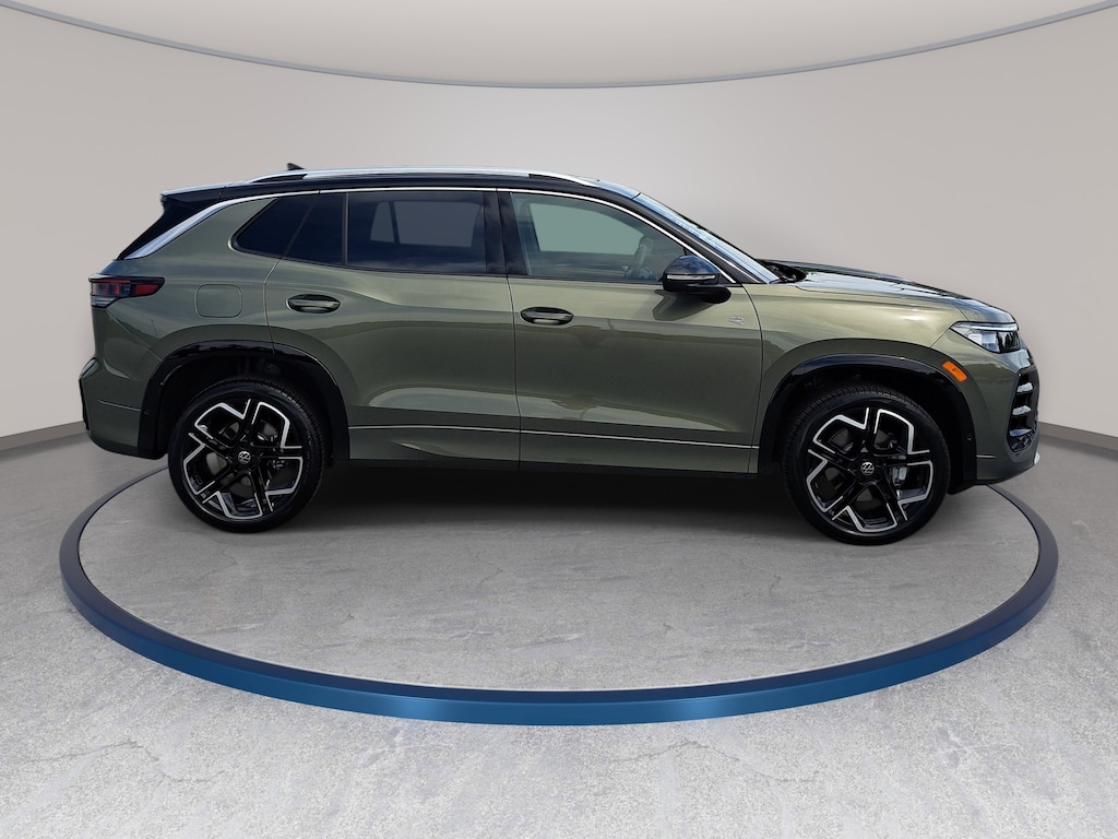 New 2026 Volkswagen Tiguan 2.0T SEL R-Line Turbo SUV