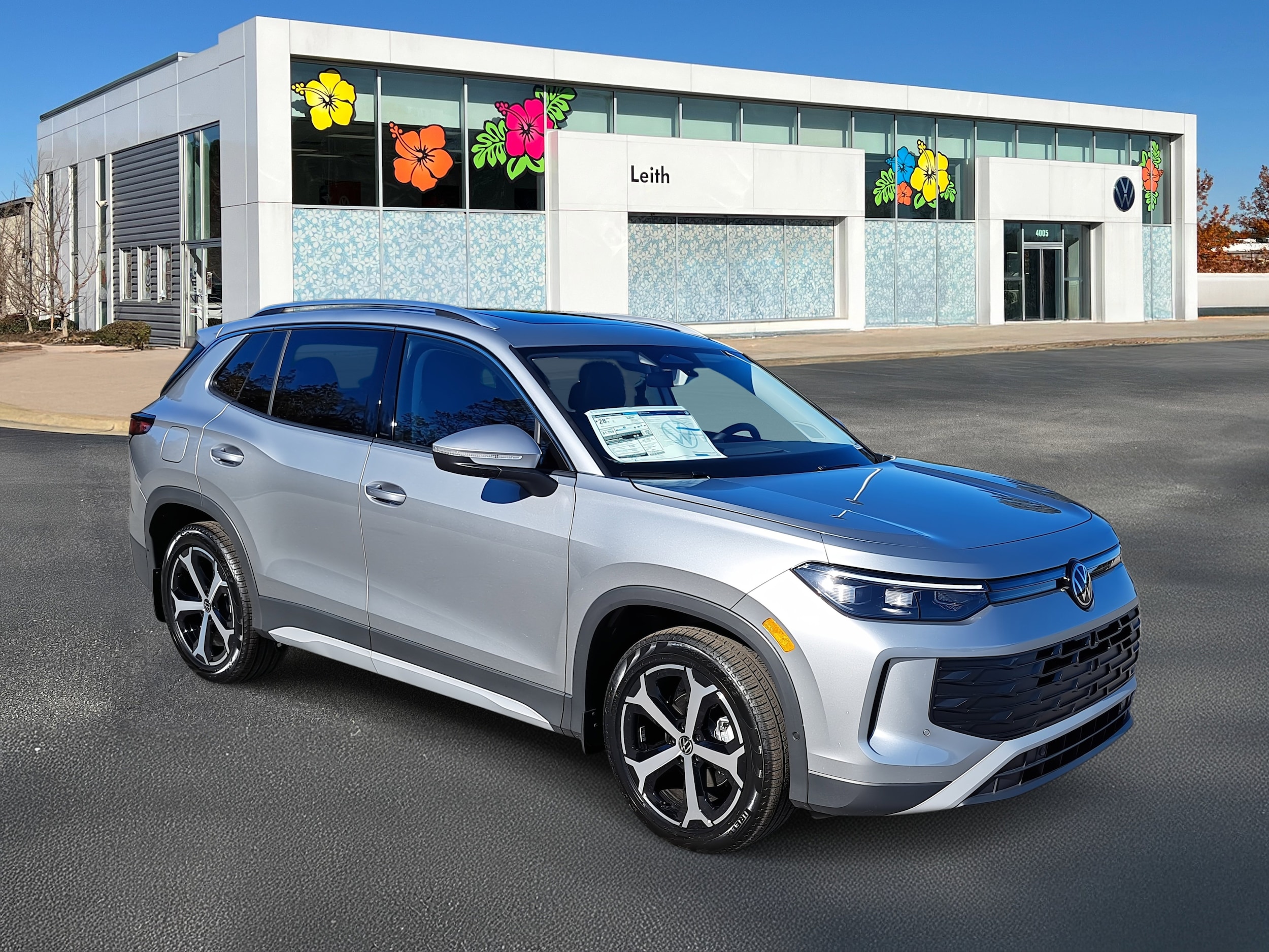 2026 Volkswagen Tiguan SE's photo