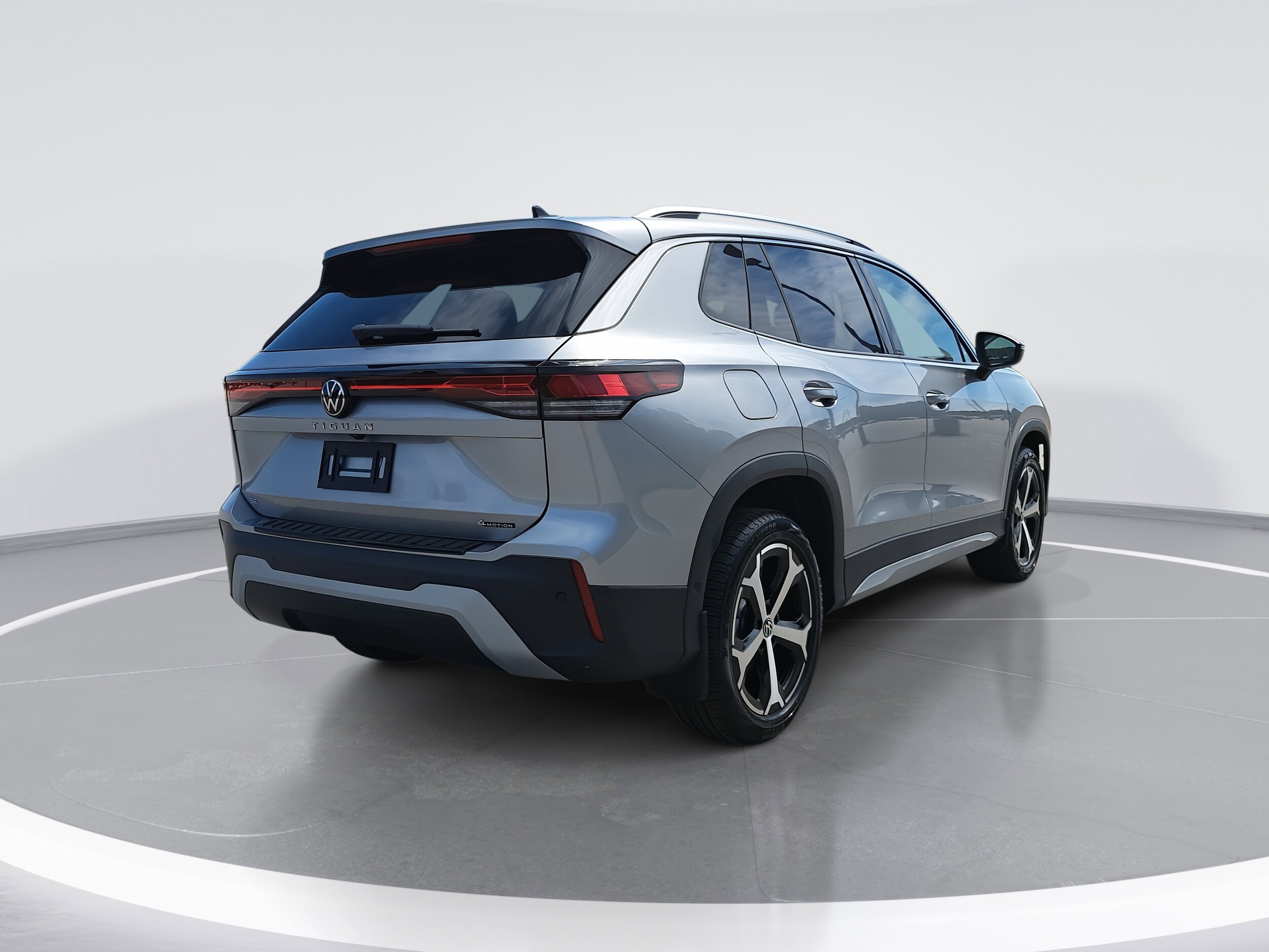 2025 Volkswagen Tiguan SE photo 2