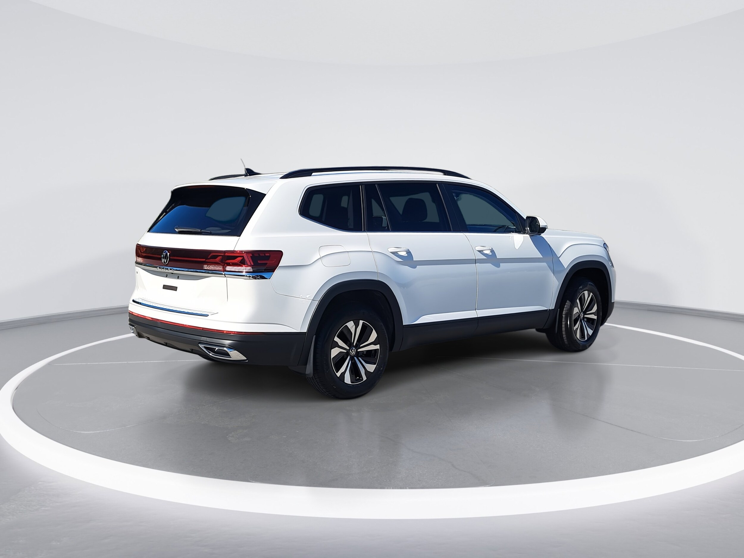 2026 Volkswagen Atlas SE photo 2