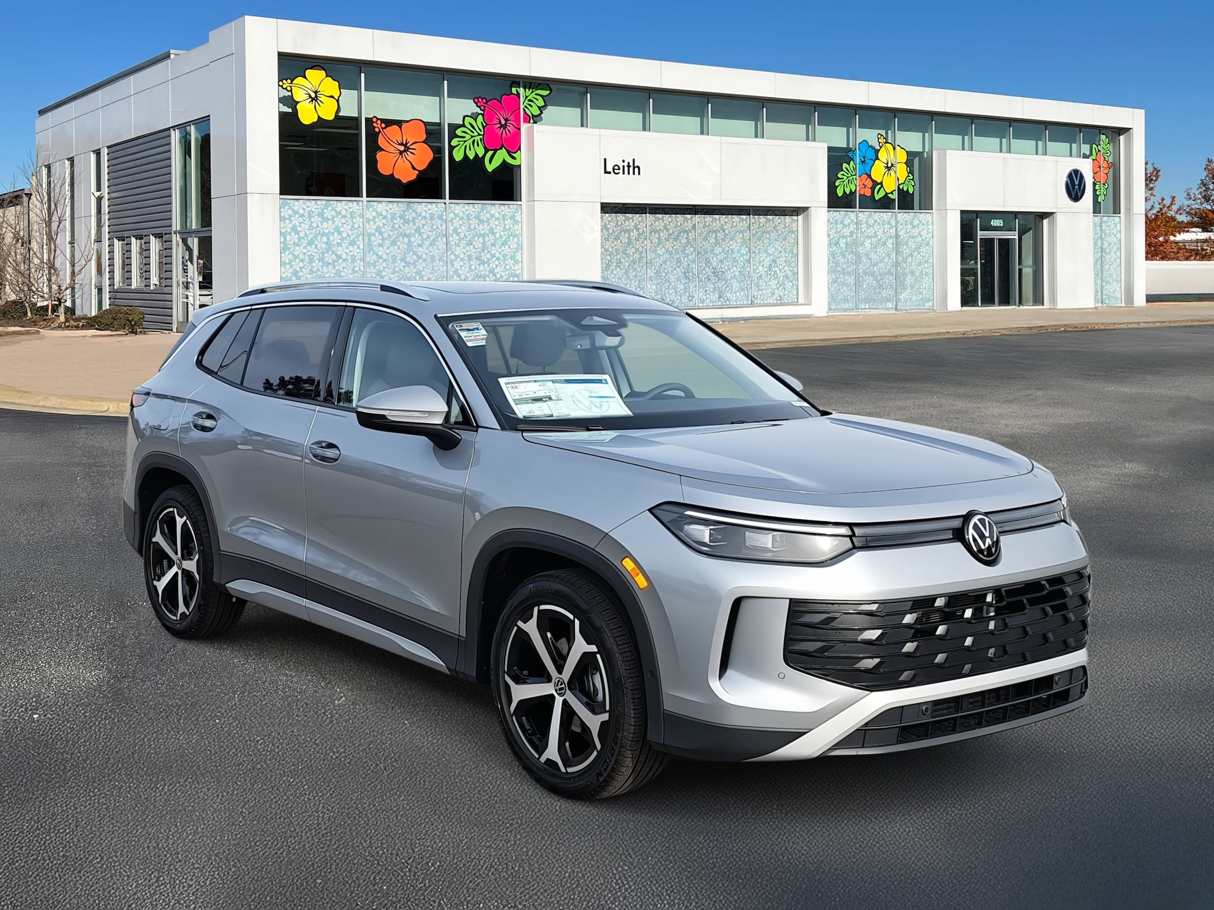 2026 Volkswagen Tiguan SE's photo