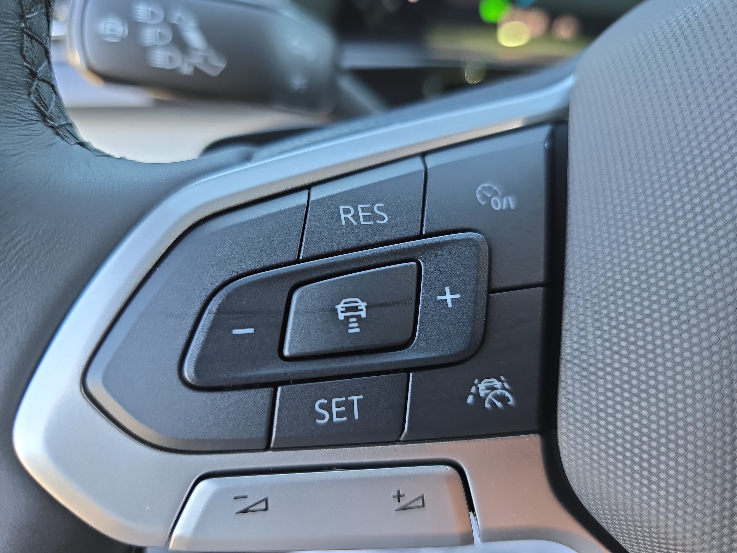 2026 Volkswagen Atlas Cross Sport SEL Premium R-LINE - Photo 17