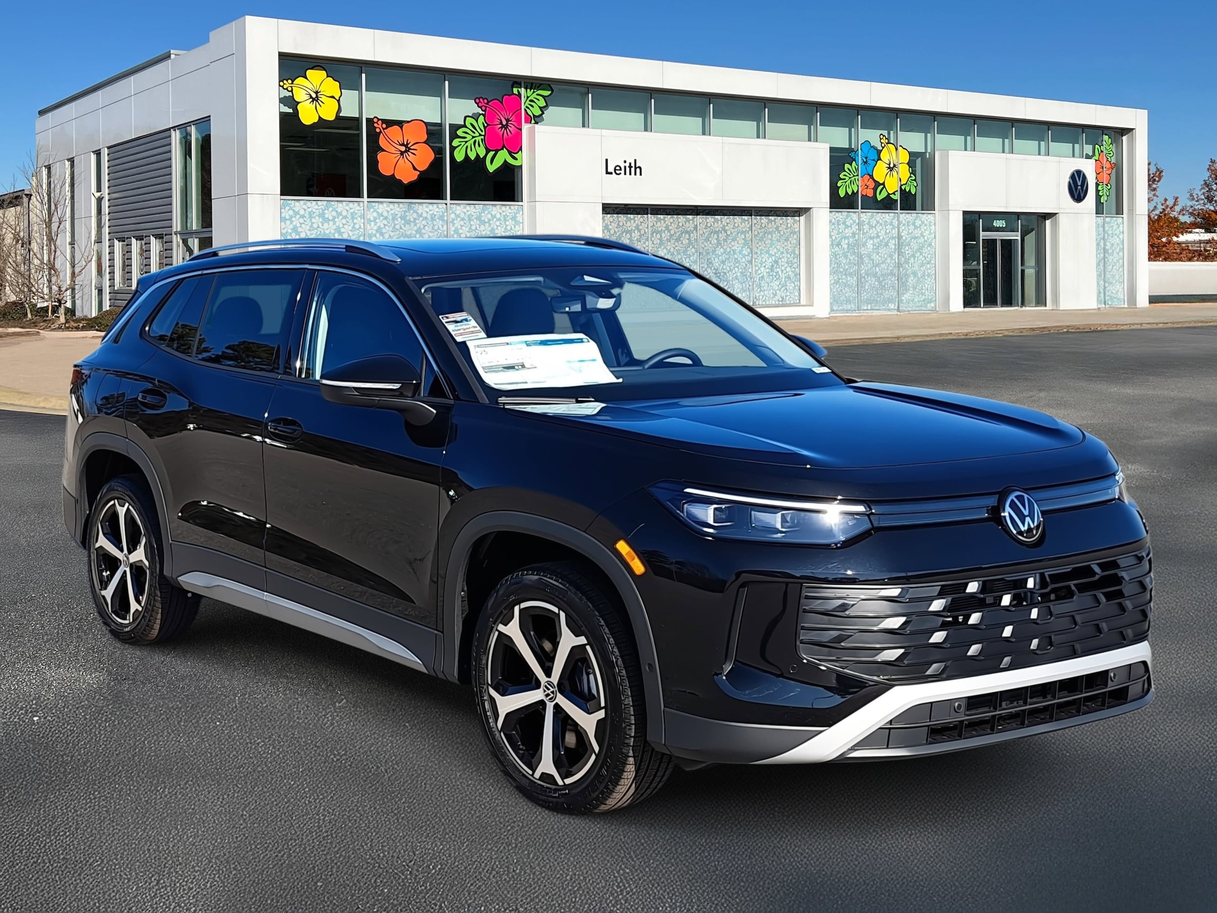 2026 Volkswagen Tiguan SE's photo