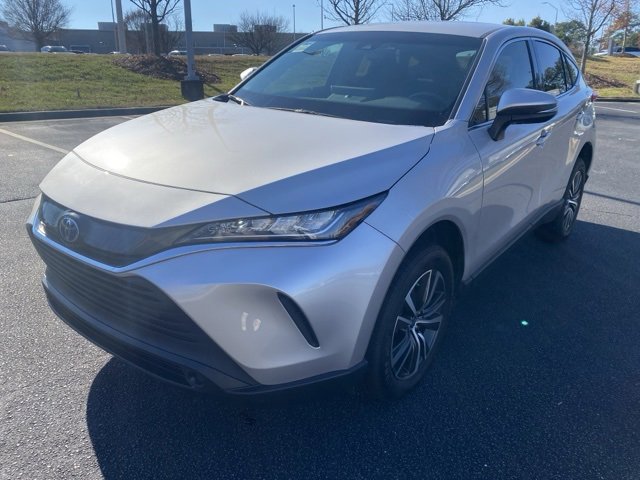 2022 Toyota Venza LE photo 2