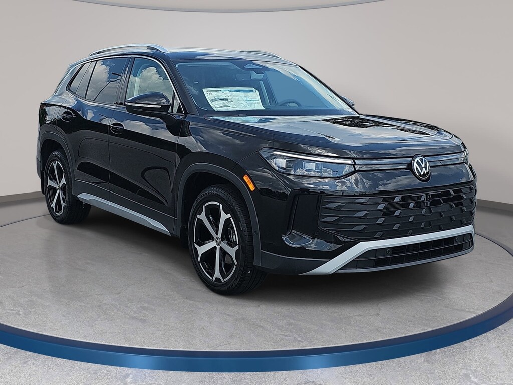 Used 2025 Volkswagen Tiguan 2.0T SE SUV
