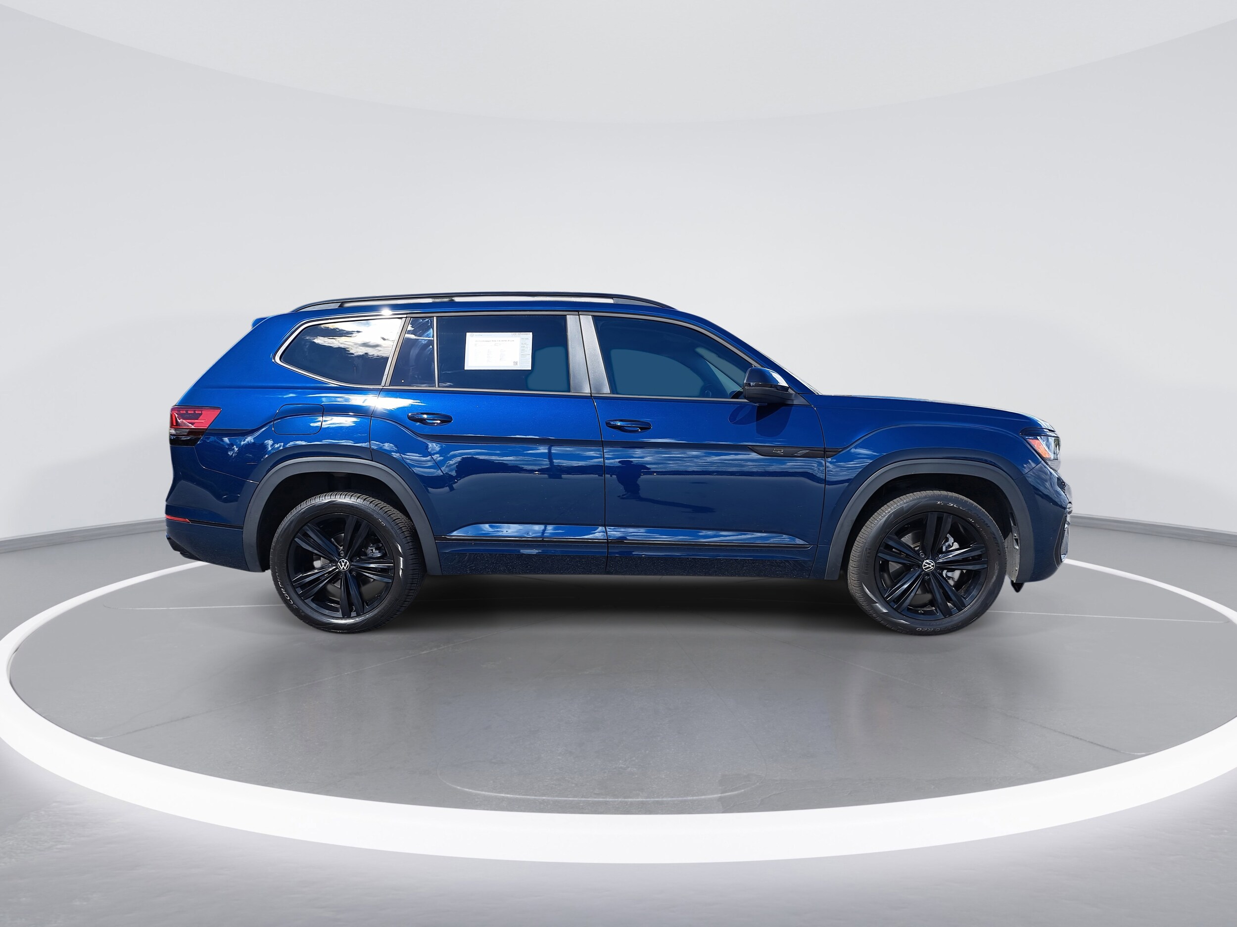 2023 Volkswagen Atlas V6 SEL R-Line photo 2