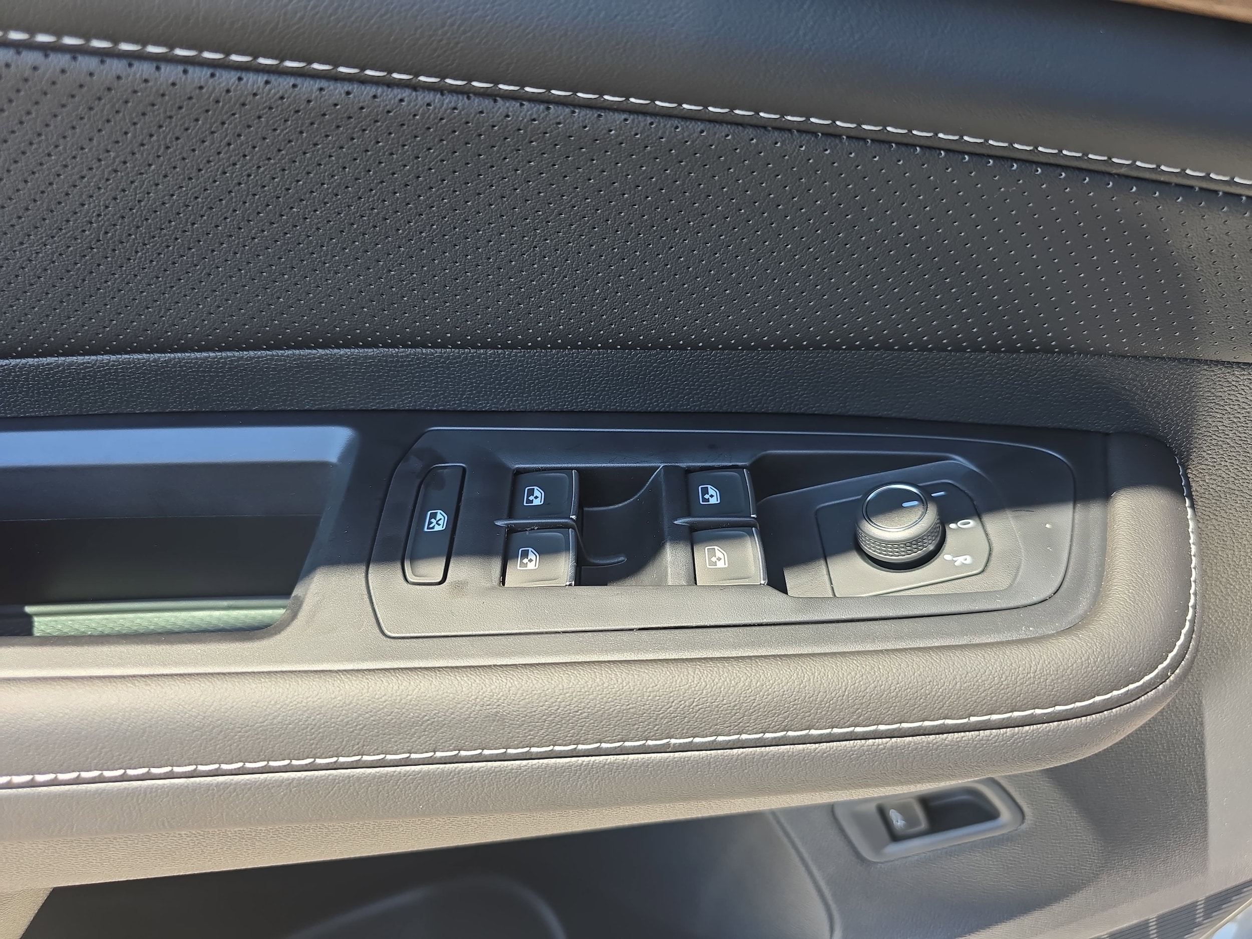 2026 Volkswagen Atlas SE w/Tech - Photo 24