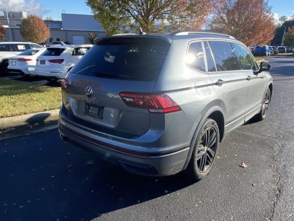 Used 2022 Volkswagen Tiguan 2.0T SE R-Line Black SUV