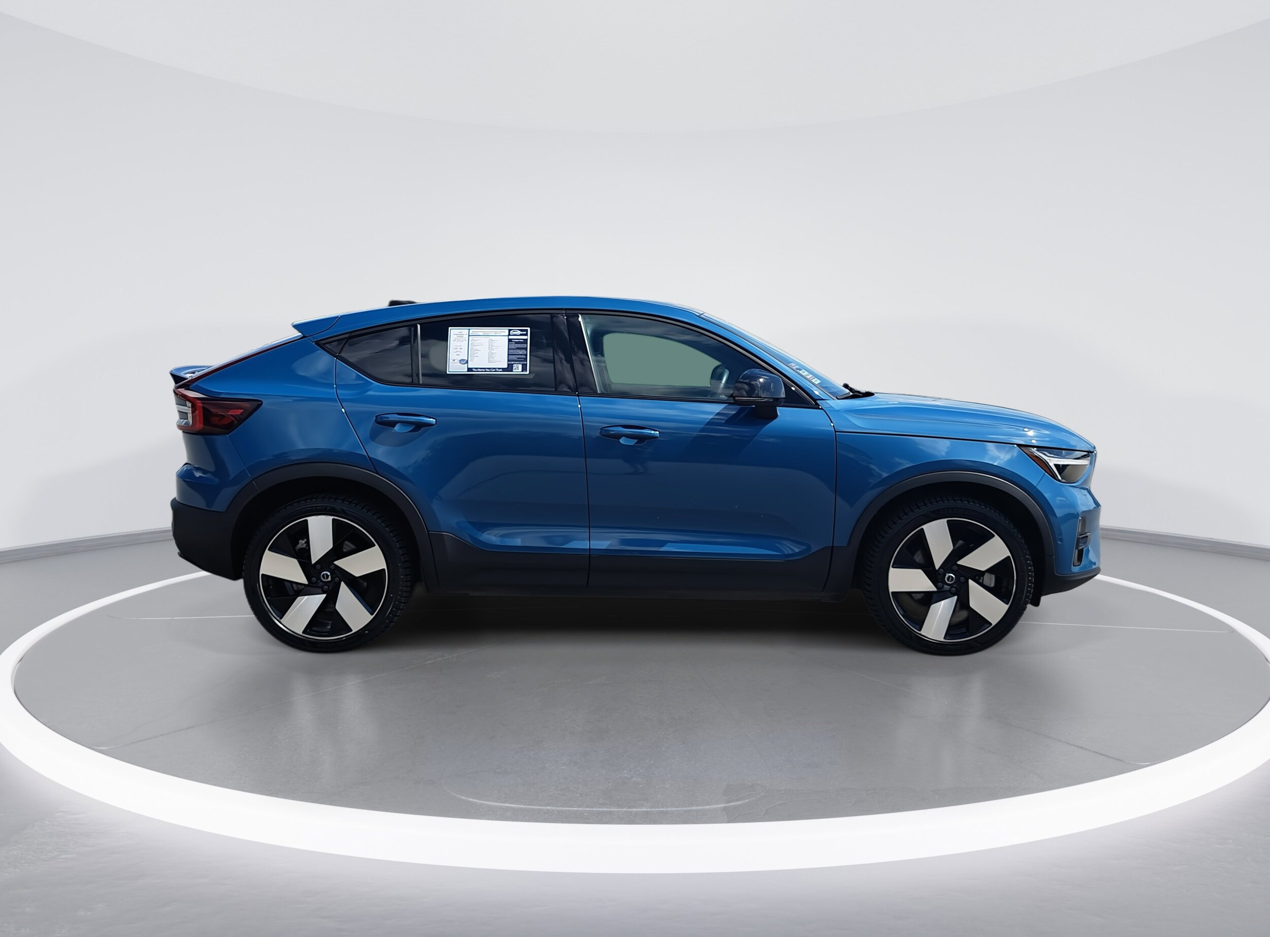 2023 Volvo C40 Recharge Ultimate photo 2