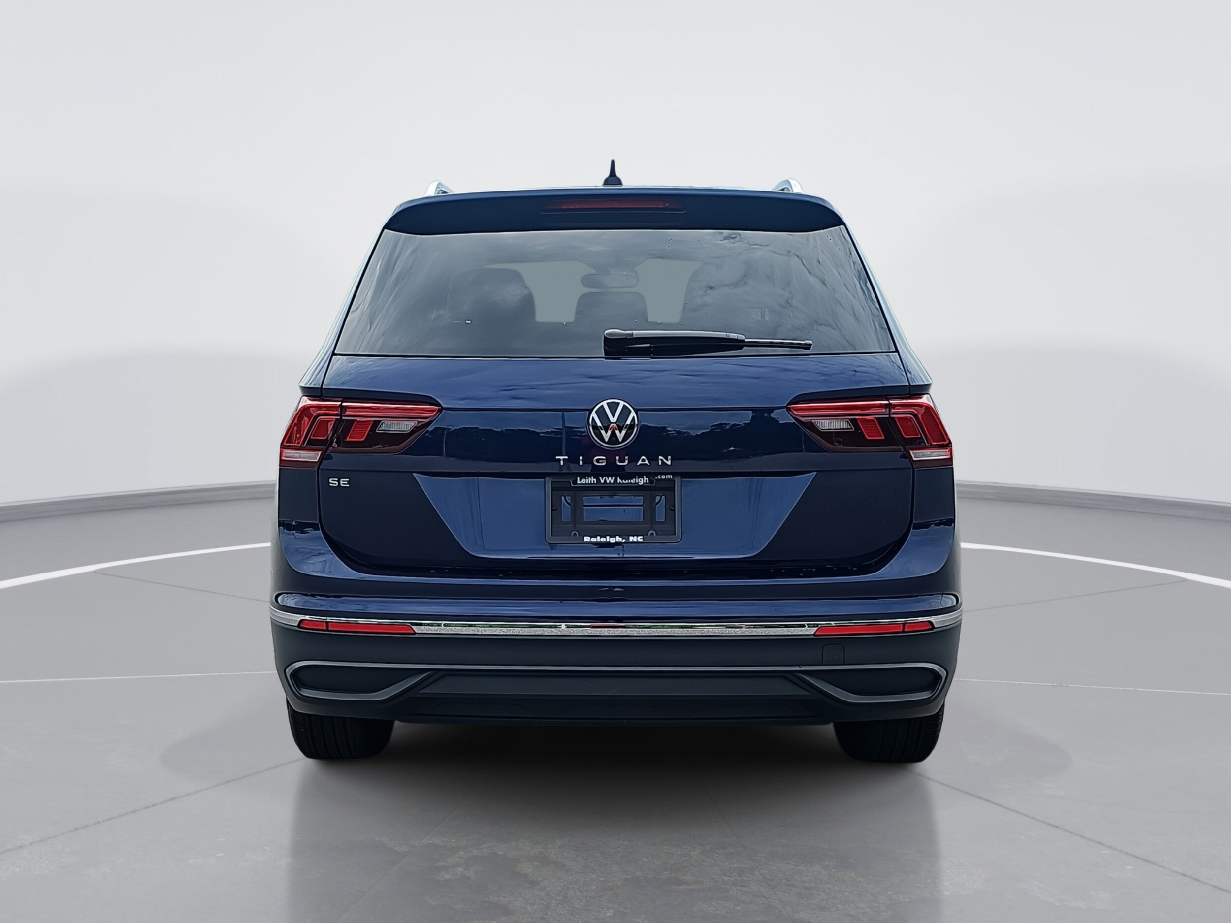 2024 Volkswagen Tiguan SE Wolfsburg Edition photo 4