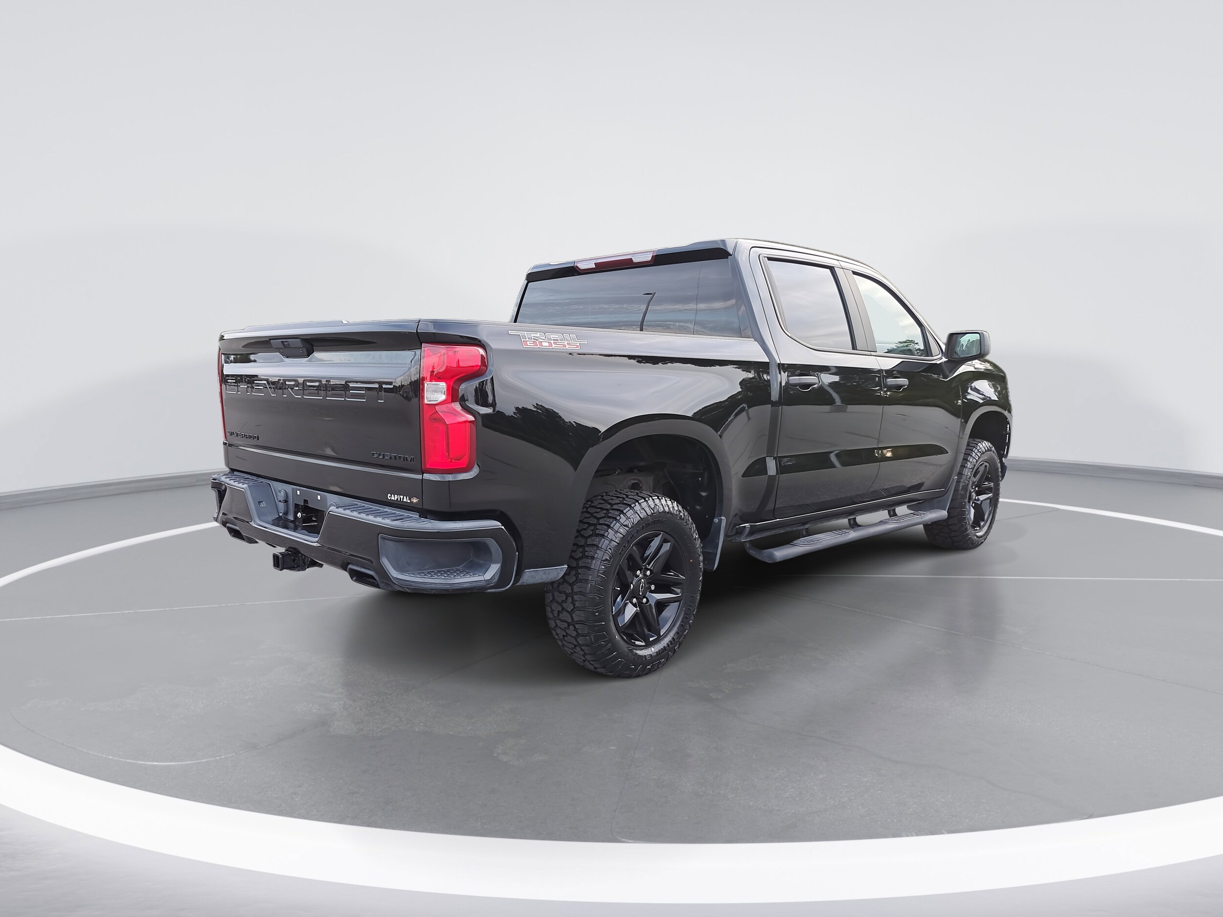 2021 Chevrolet Silverado 1500 Custom Trail Boss photo 2
