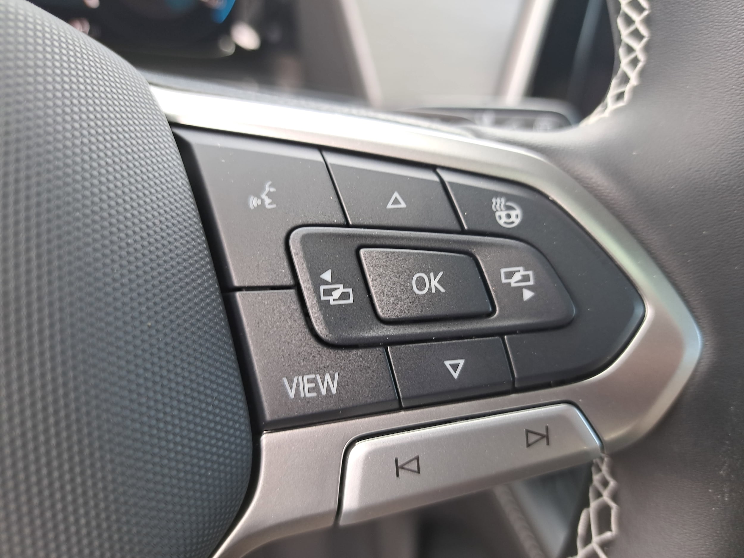 2026 Volkswagen Atlas Cross Sport SE w/Tech - Photo 18