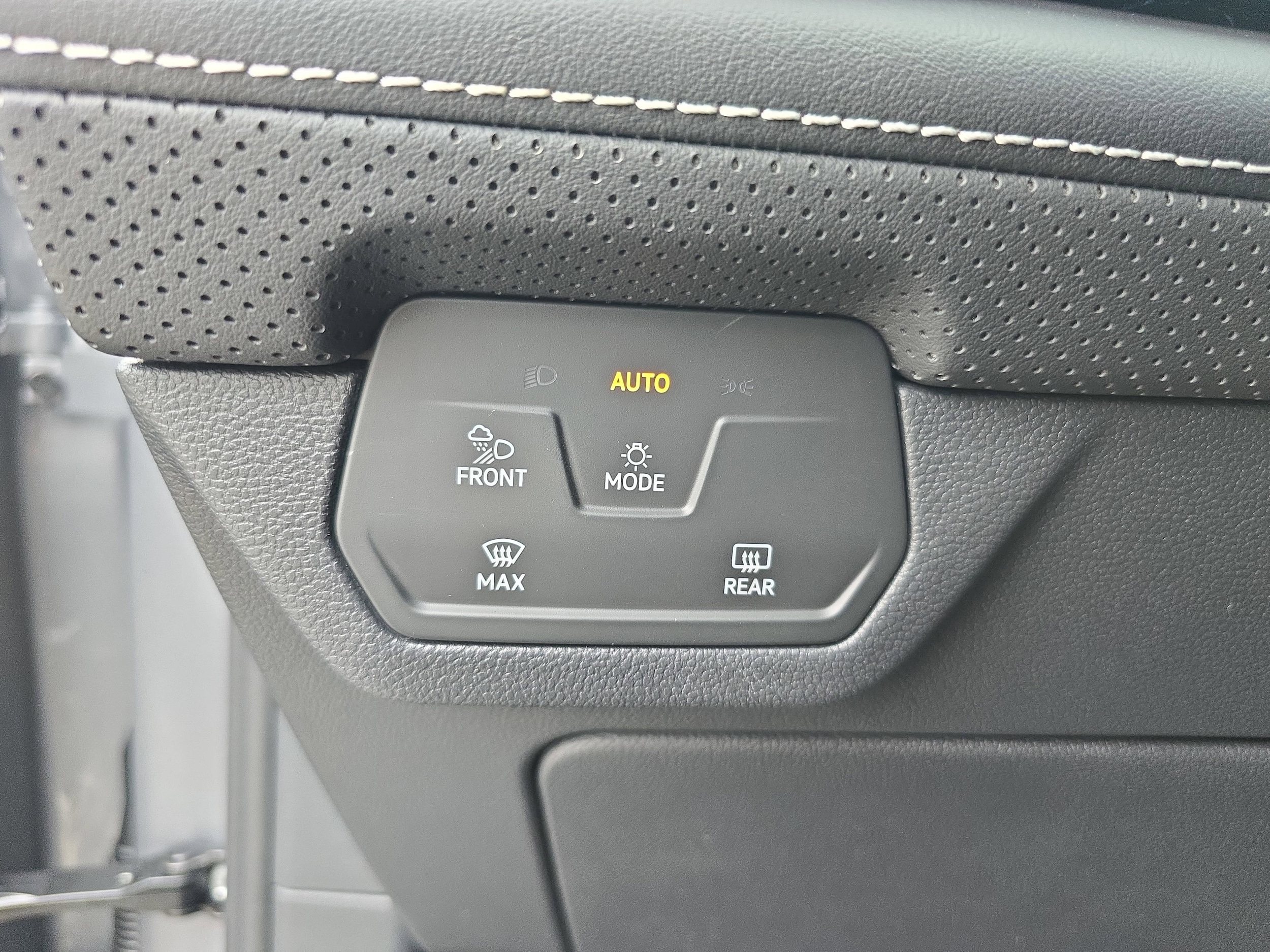 2026 Volkswagen Atlas SE w/Tech - Photo 27