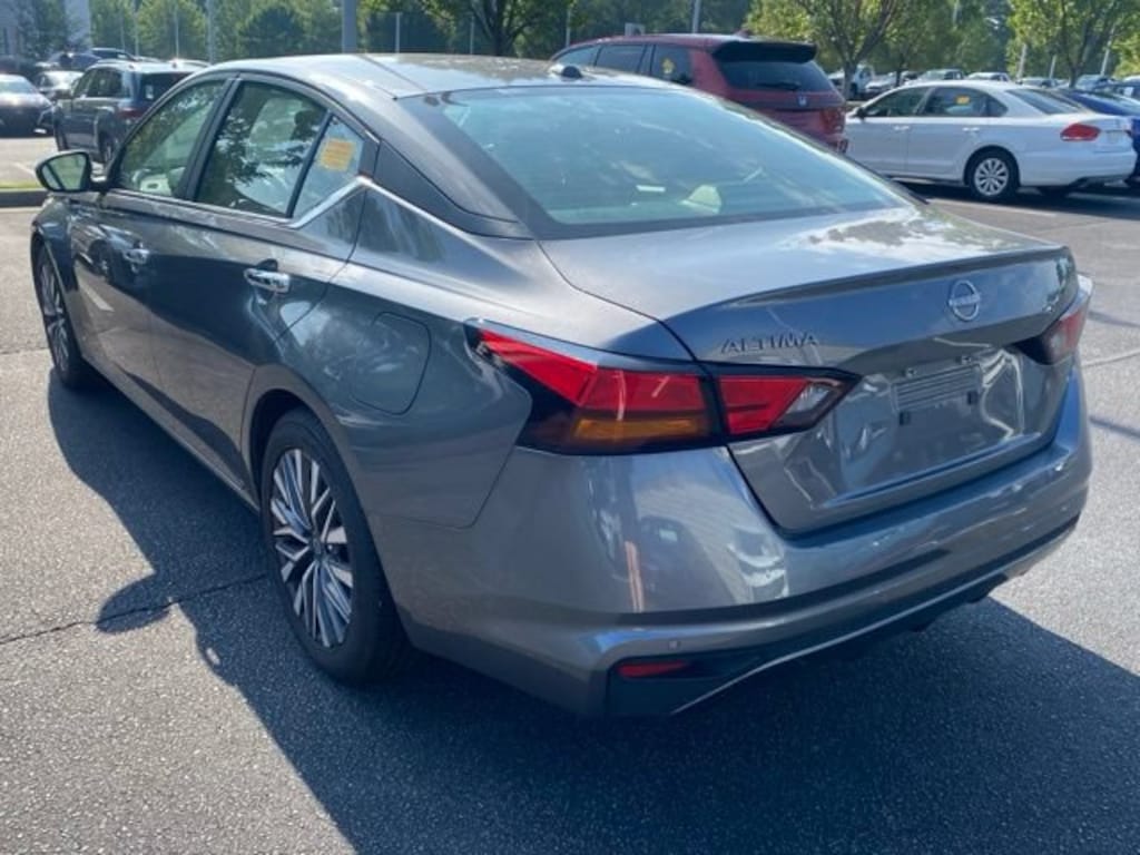 Used 2025 Nissan Altima SV Sedan