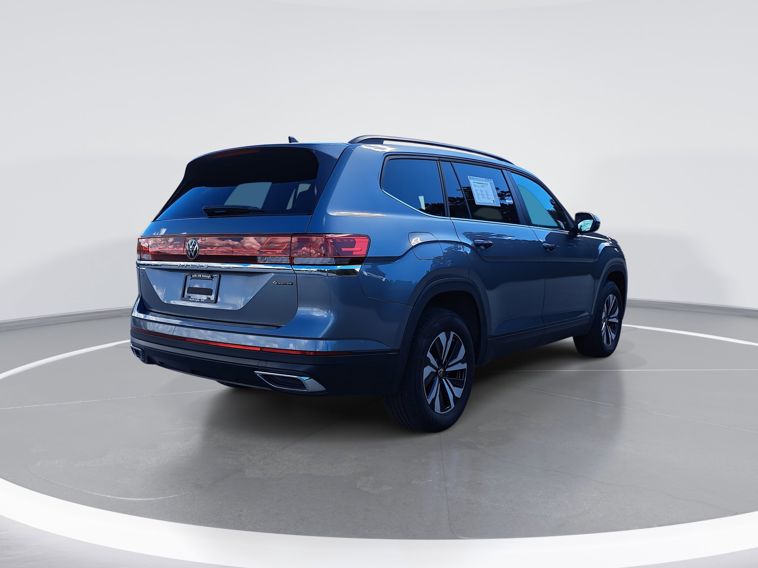 2024 Volkswagen Atlas SE photo 3