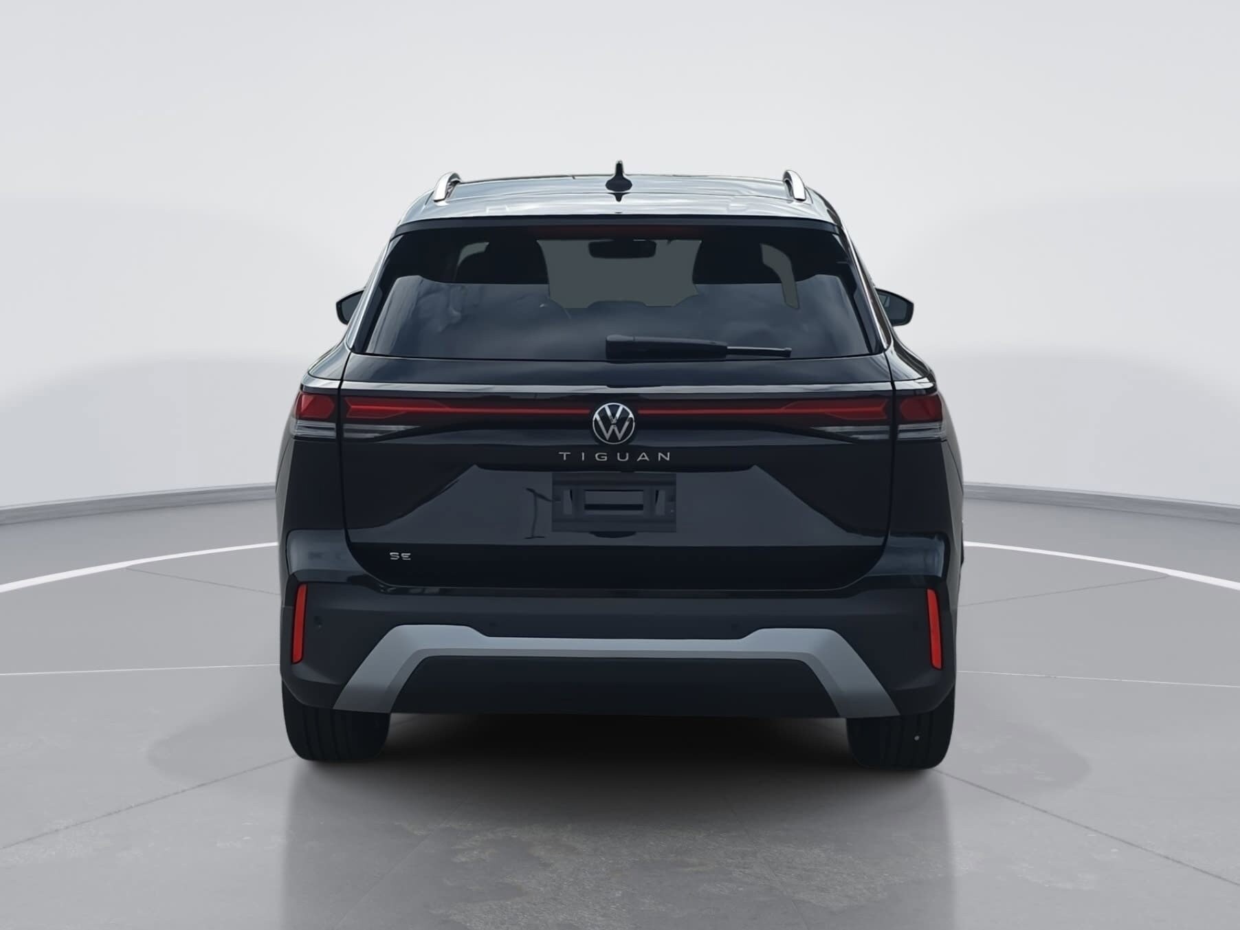 2026 Volkswagen Tiguan SE photo 4