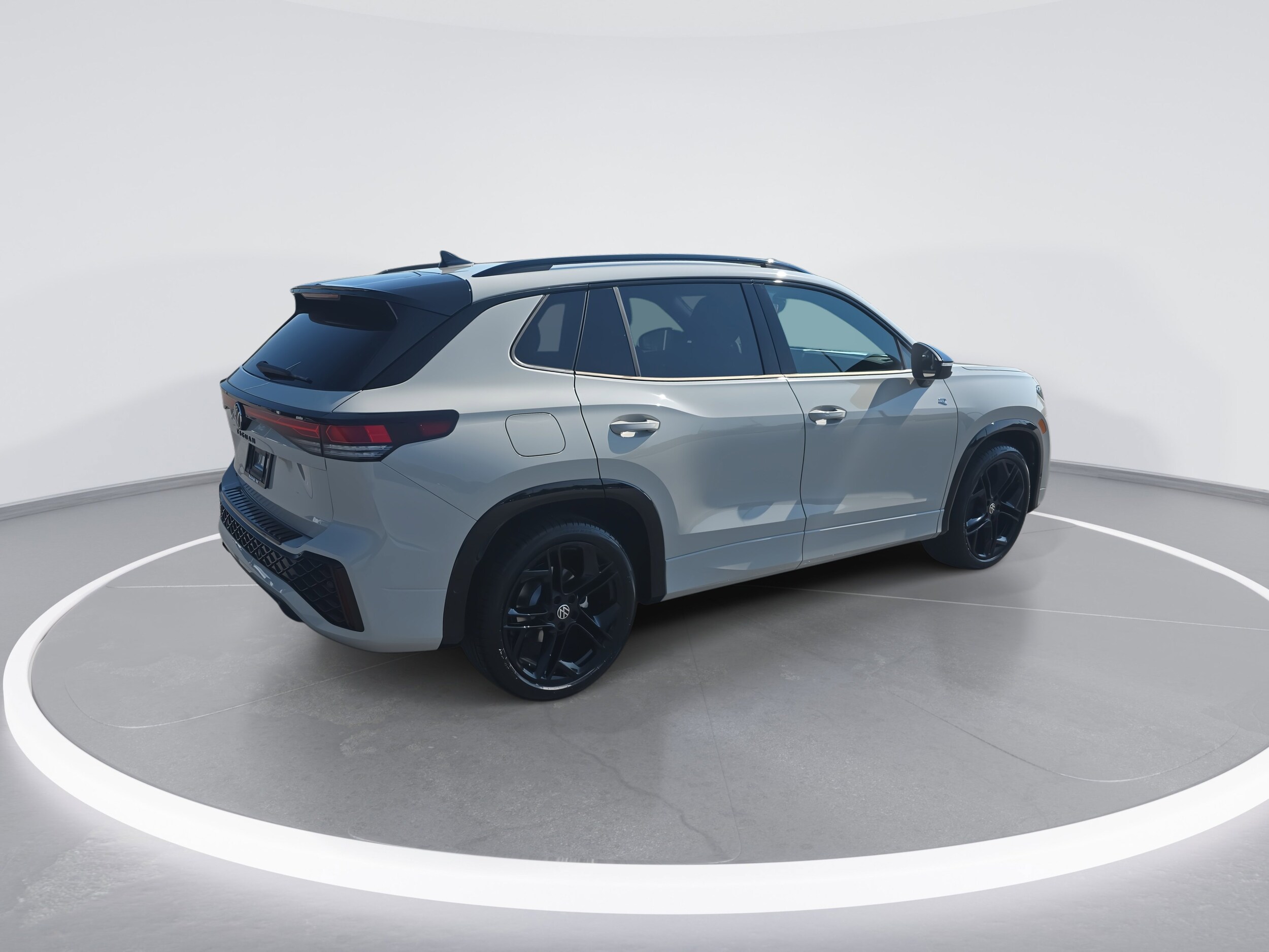 2025 Volkswagen Tiguan SE R-Line Black photo 3