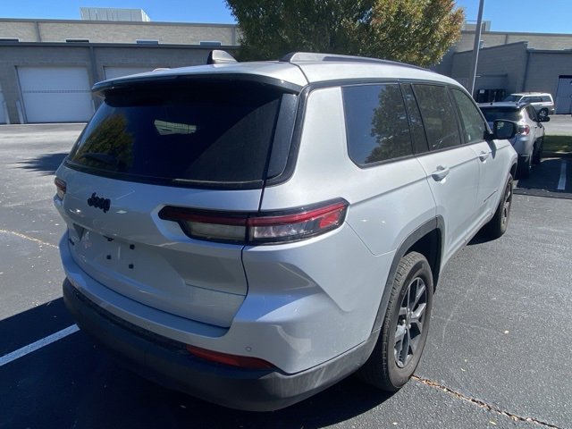 2024 Jeep Grand Cherokee Laredo Altitude photo 3