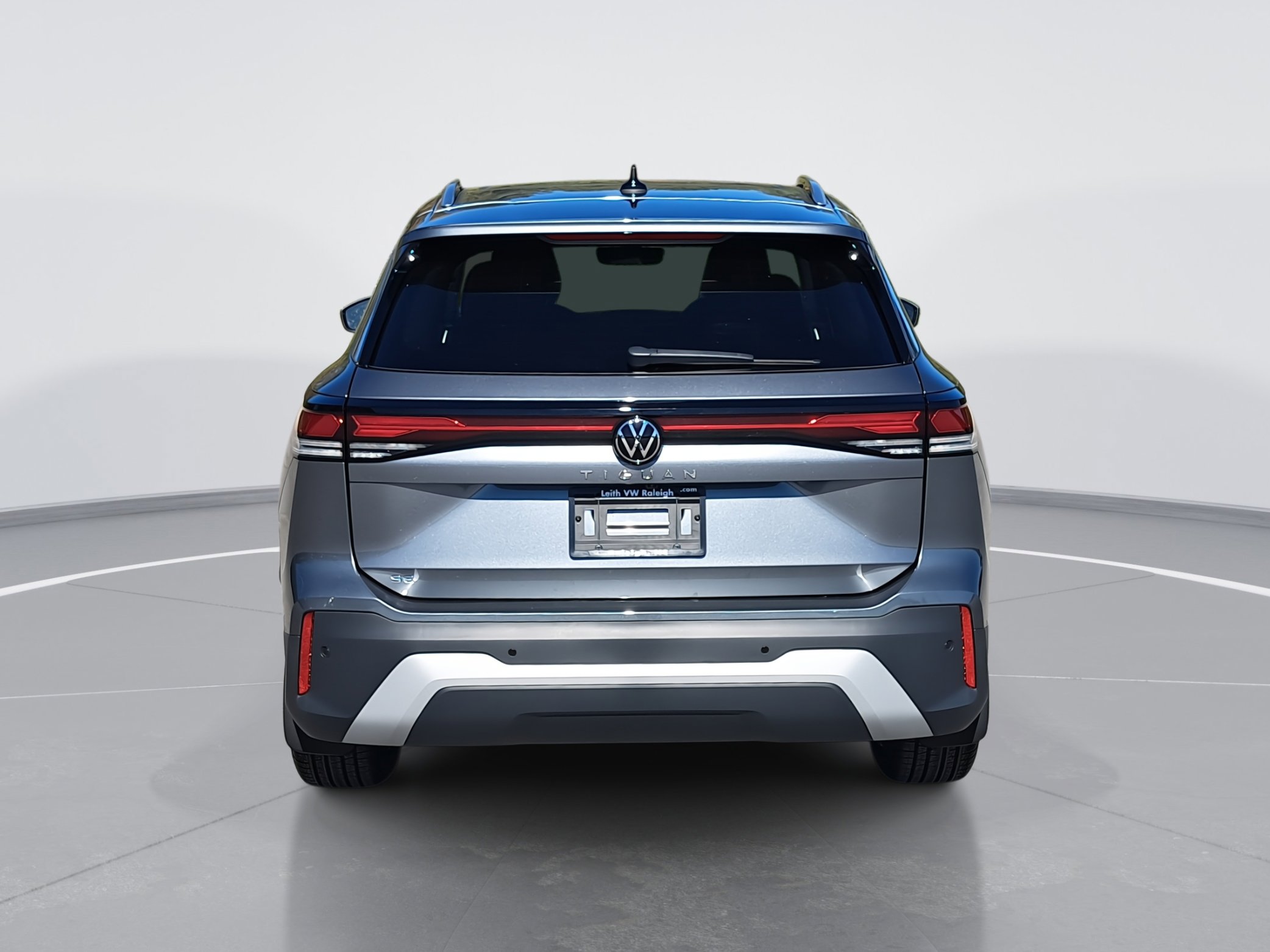 2026 Volkswagen Tiguan SE photo 3