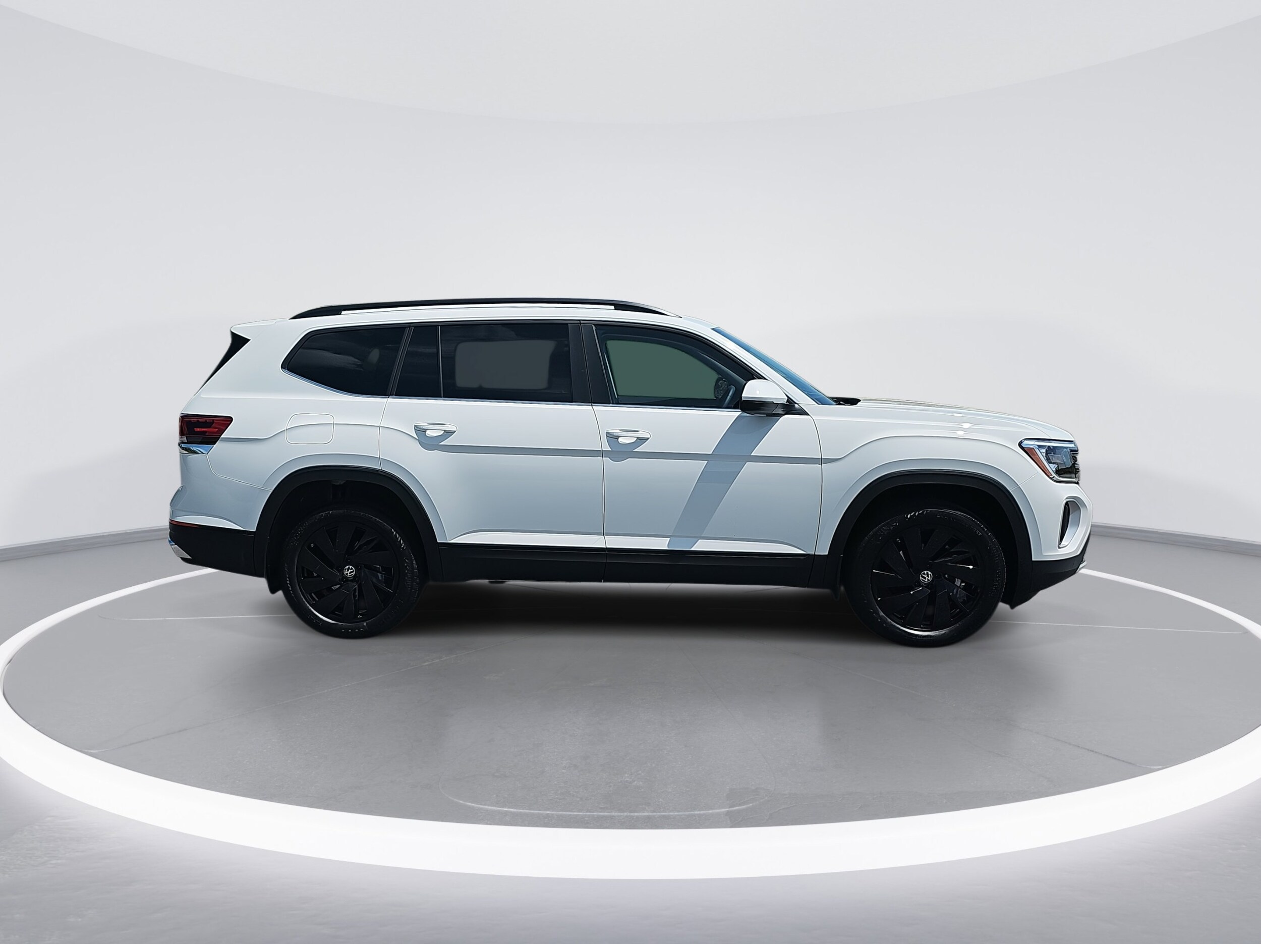2025 Volkswagen Atlas SE Technology photo 2
