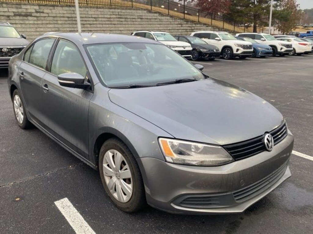 Used 2011 Volkswagen Jetta 2.5L SE Sedan