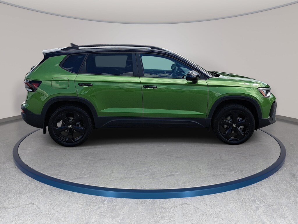 New 2026 Volkswagen Taos 1.5T SE Black SUV