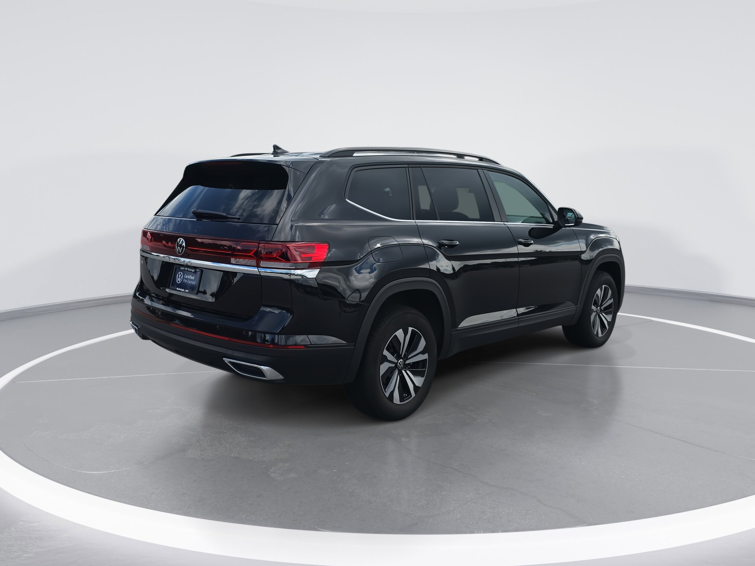 2024 Volkswagen Atlas SE photo 3