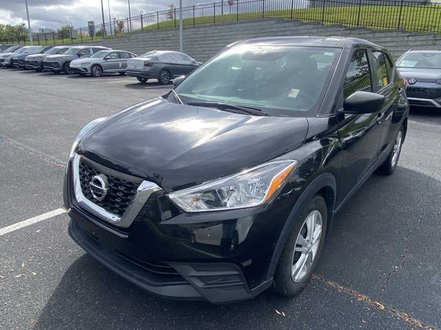 2020 Nissan Kicks S photo 2