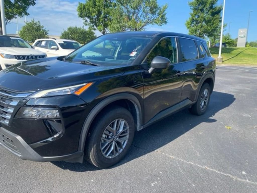 Used 2024 Nissan Rogue S SUV