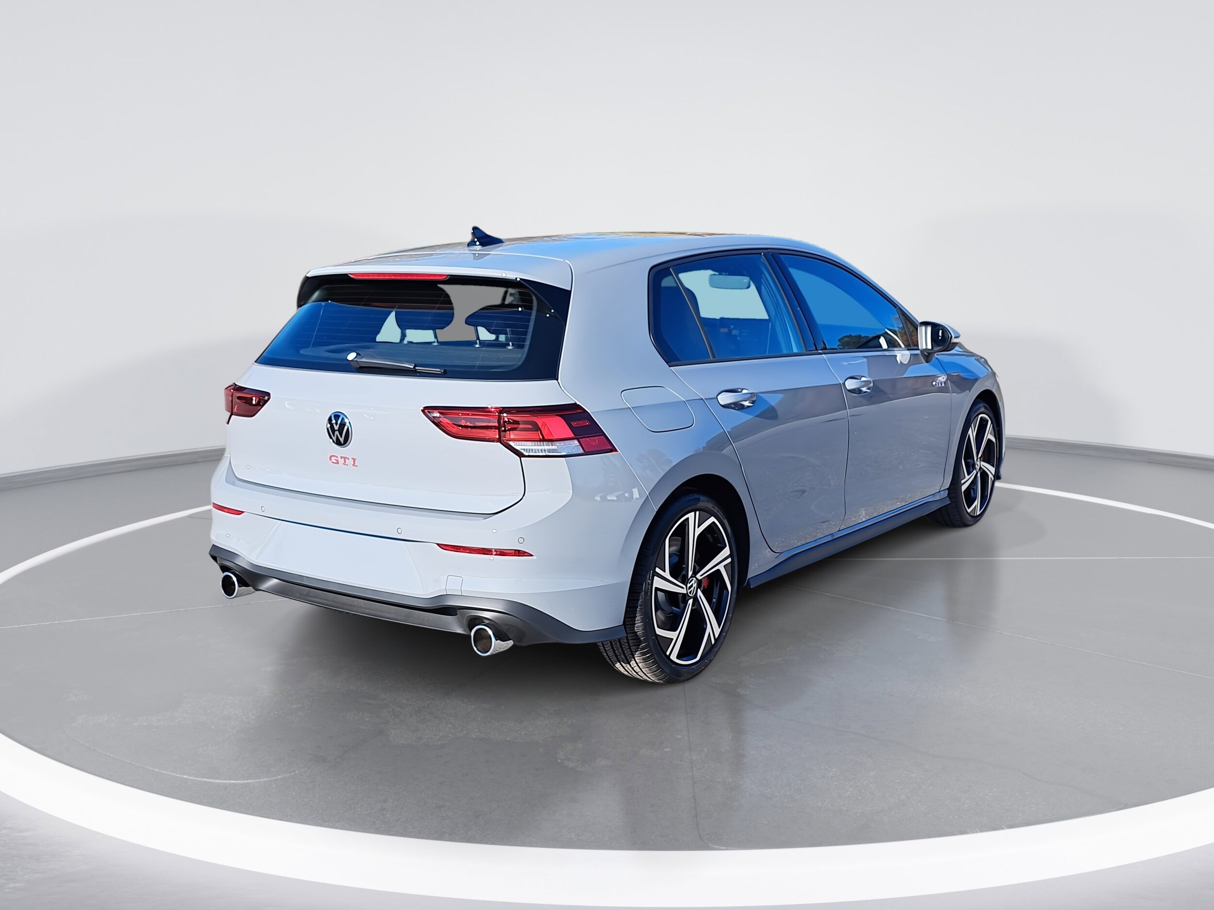 2026 Volkswagen Golf GTI SE photo 3