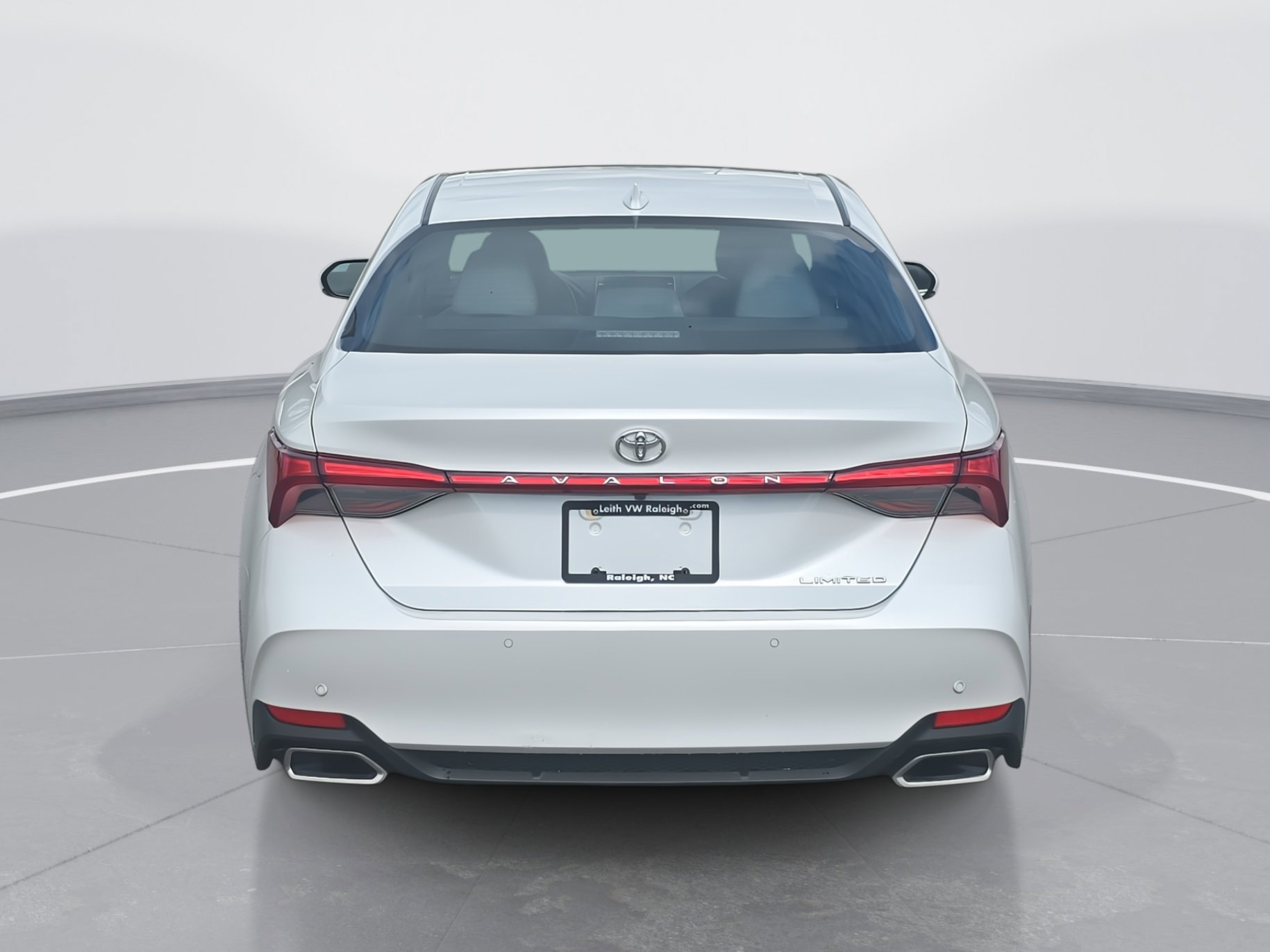 2019 Toyota Avalon Limited photo 4