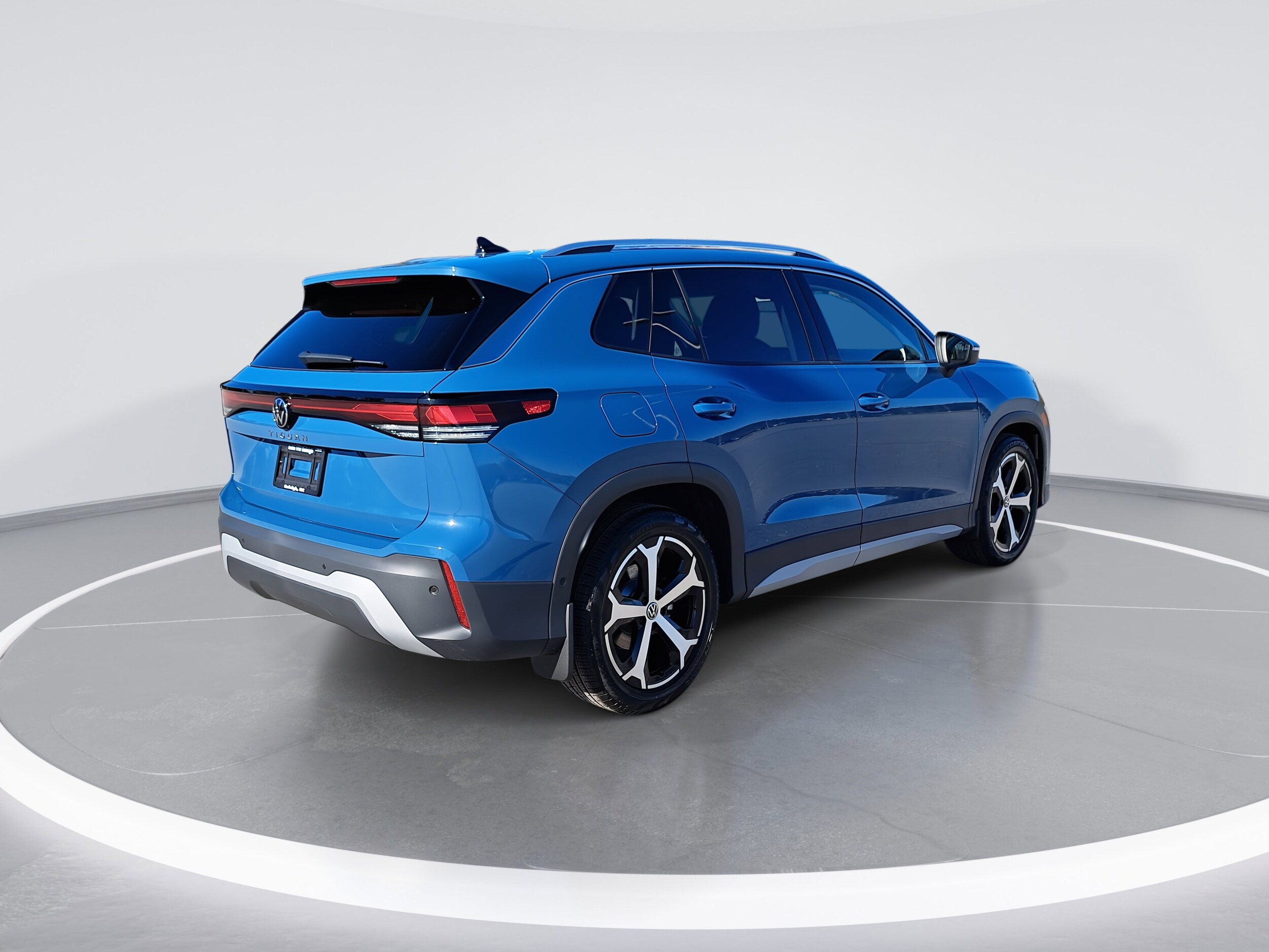 2026 Volkswagen Tiguan SE photo 3